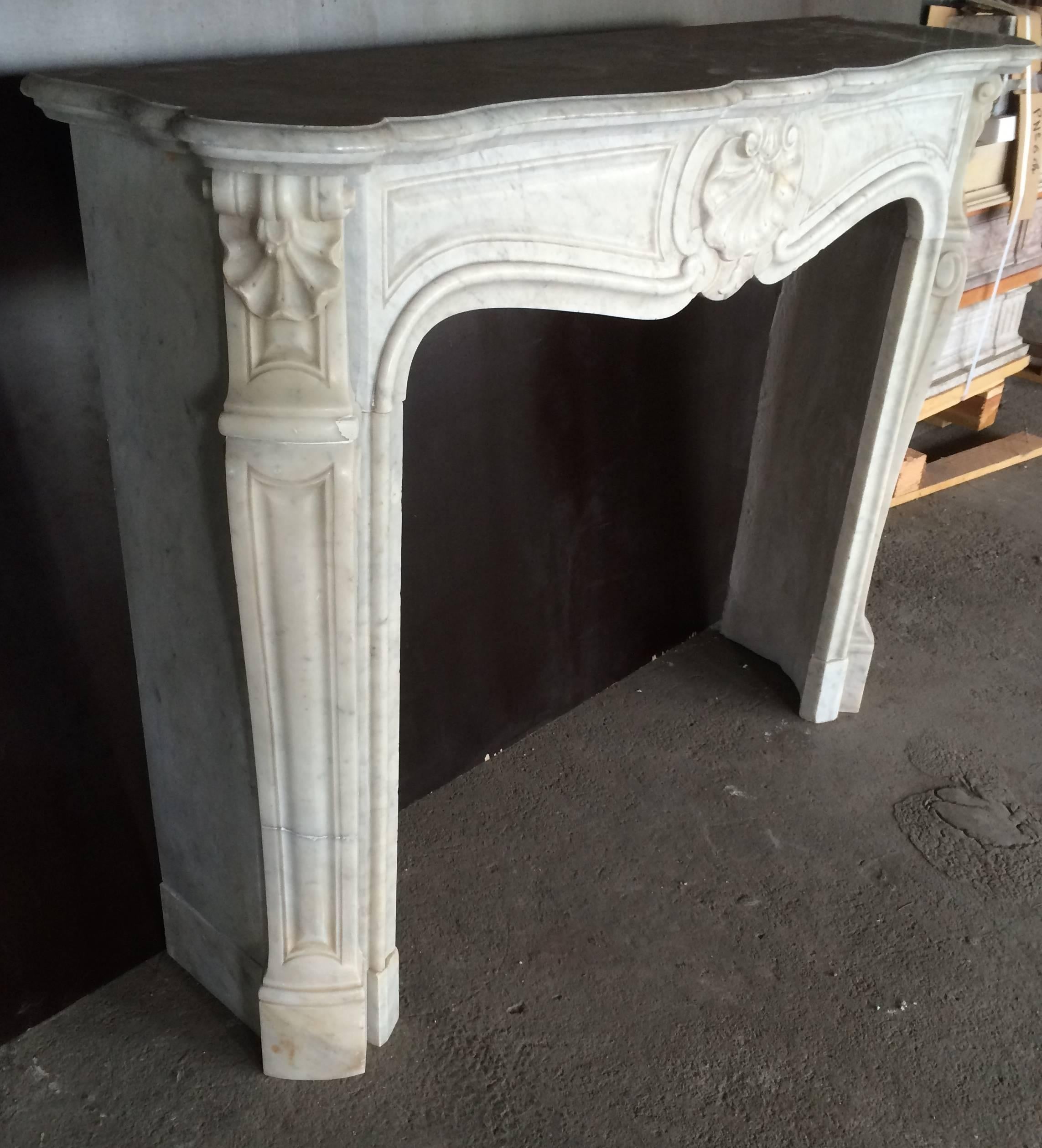 French Antique Louis XV Style Marble Fireplace, 19th Century, France For Sale 1