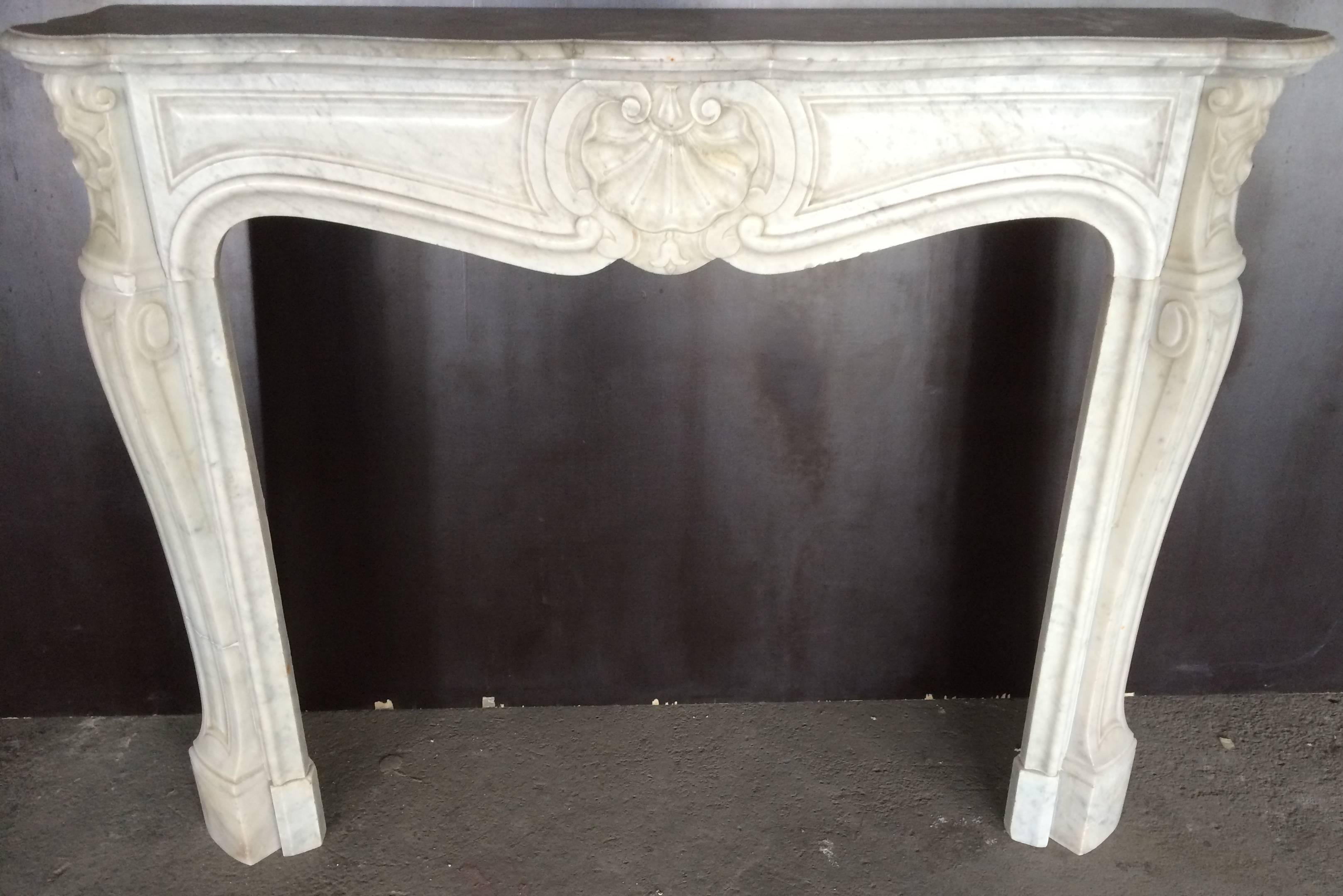 French Antique Louis XV Style Marble Fireplace, 19th Century, France For Sale 3