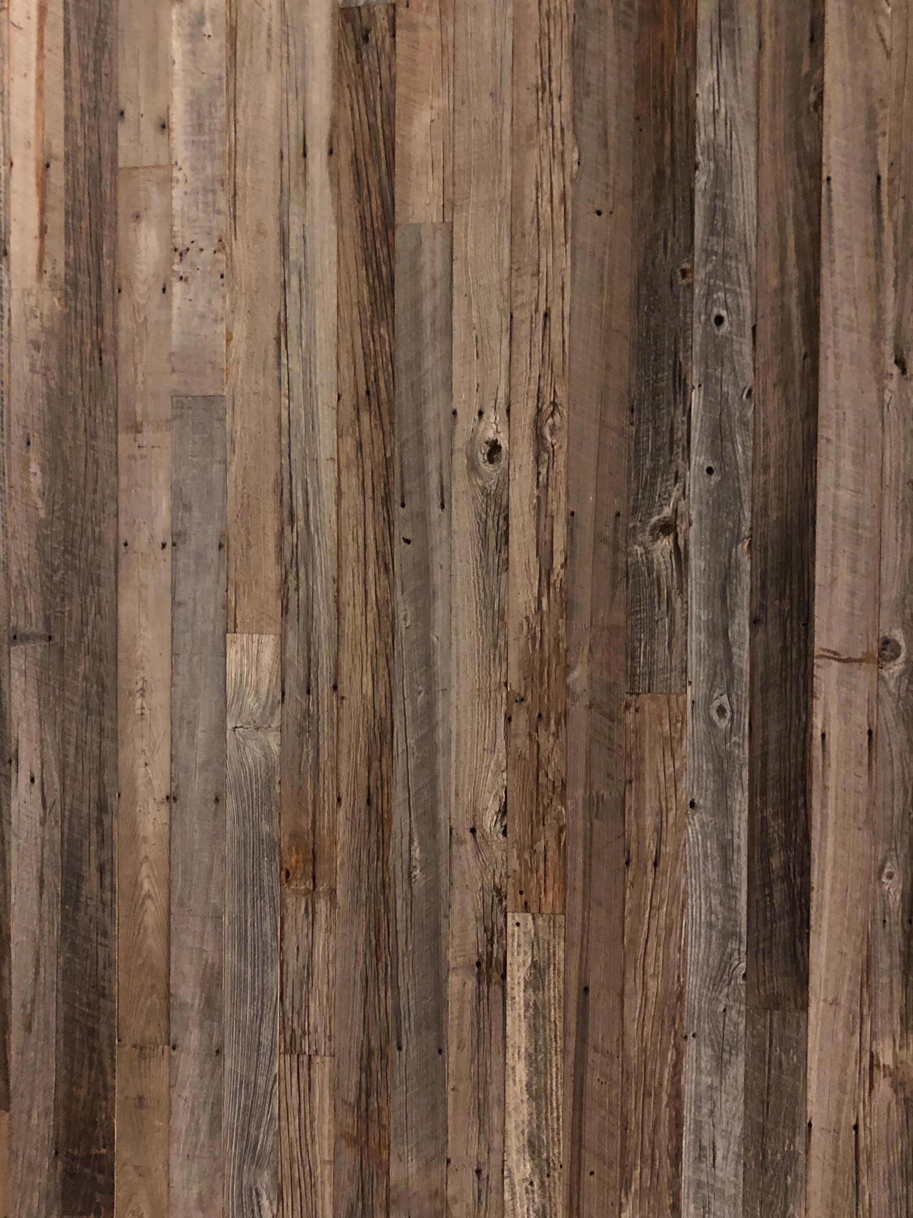Reclaimed solid wood oak flooring from France.
Excellent finishing and character in the original authentic texture.
Price per square foot. Available right now. Worldwide and Inland USA shipping.
Possible for your contractor to apply different