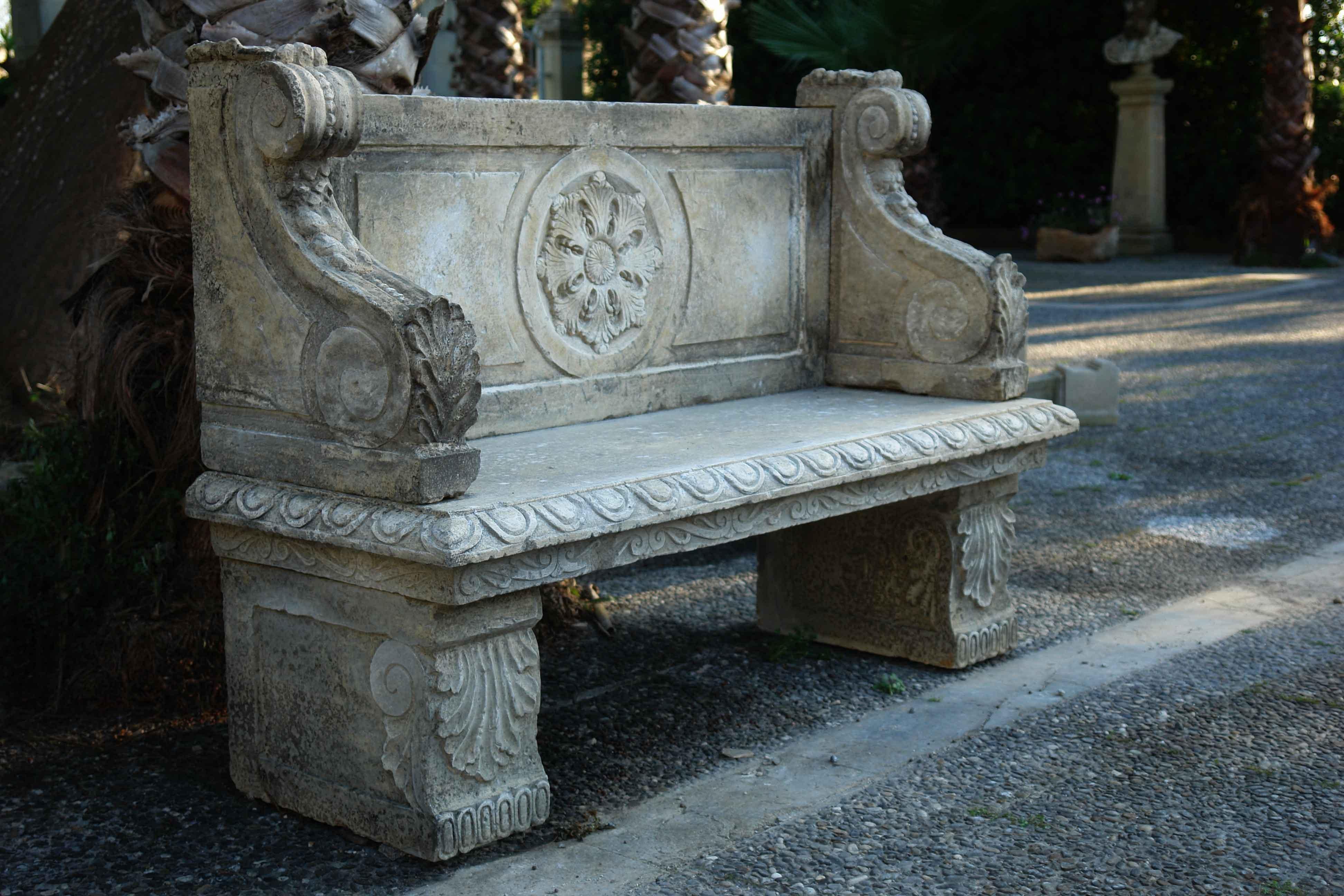 Italian Renaissance style bench hand-carved in limestone.
Excellent quality of art work in pure limestone, handcrafted, acanthus leaves, fluting, and Renaissance style ornaments.
More info on demand.
