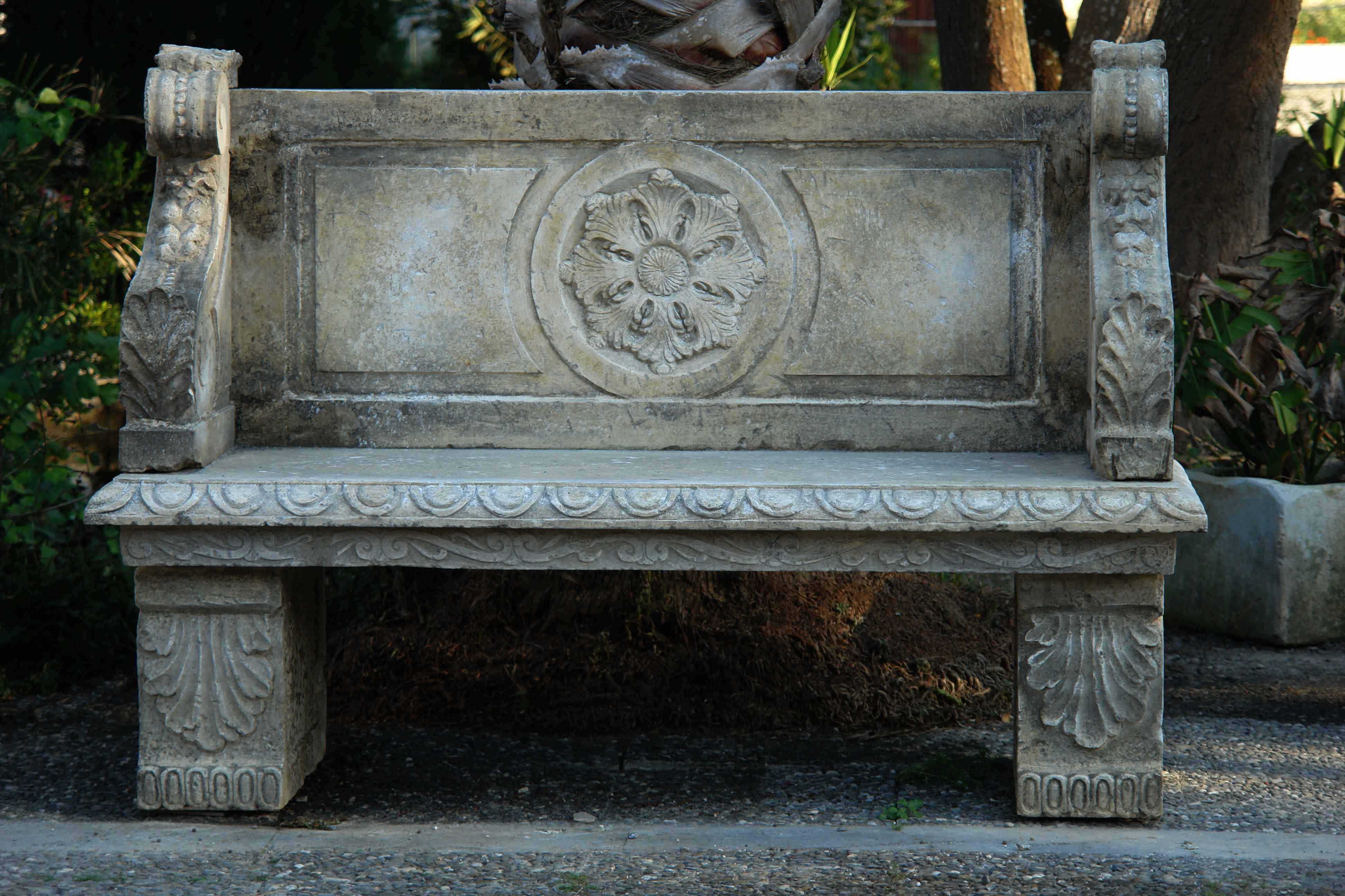 Italian Renaissance Style Bench Hand-carved in Limestone In Good Condition For Sale In LOS ANGELES, CA
