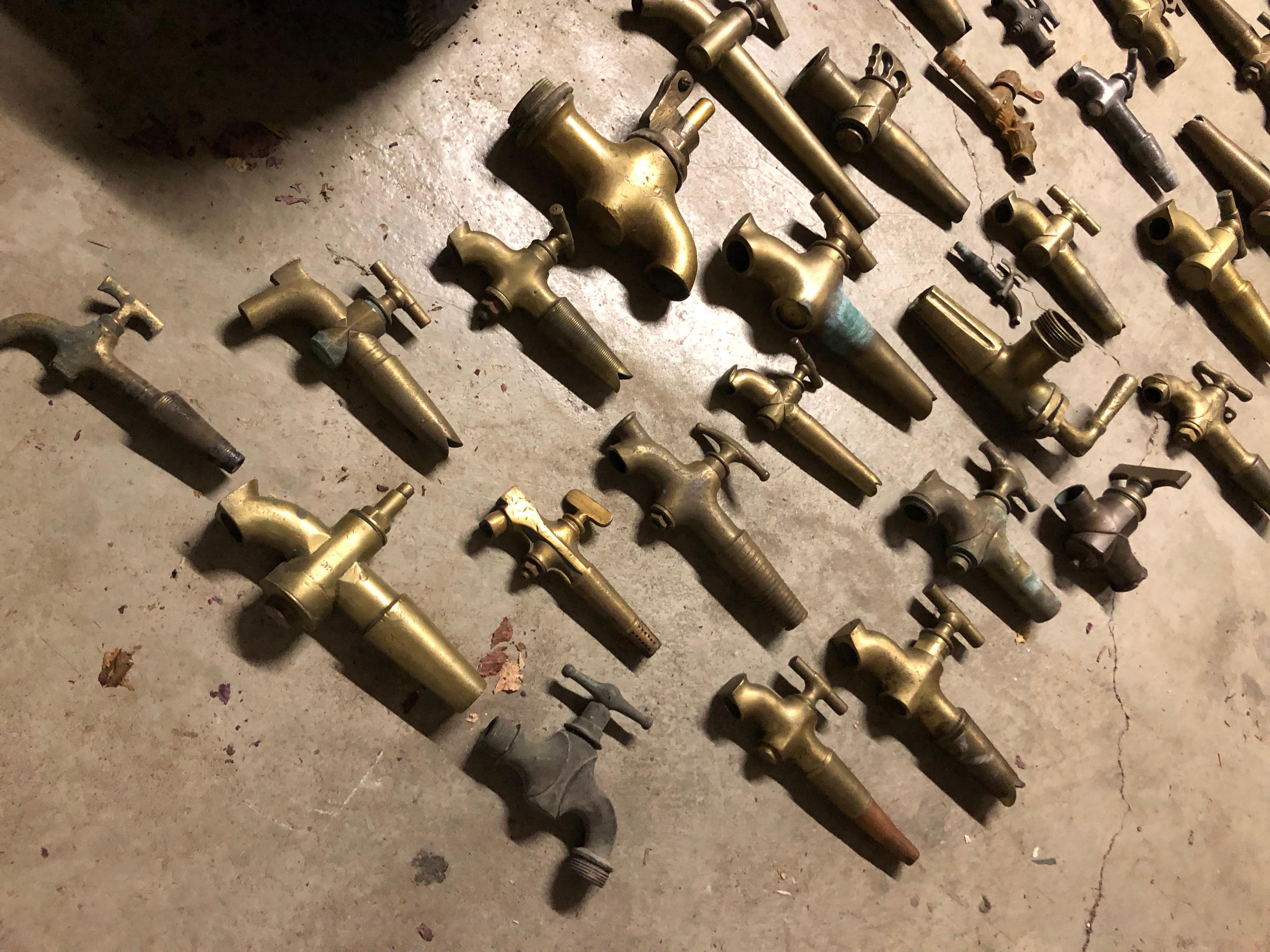 Collection of original French antique solid bronze spouts from France, 1800s.
Sale by unit. Please, let us know which one you are interested on it.
Available right now.
Possible use for kitchen, fountain and pool as a front wall for use.
More info