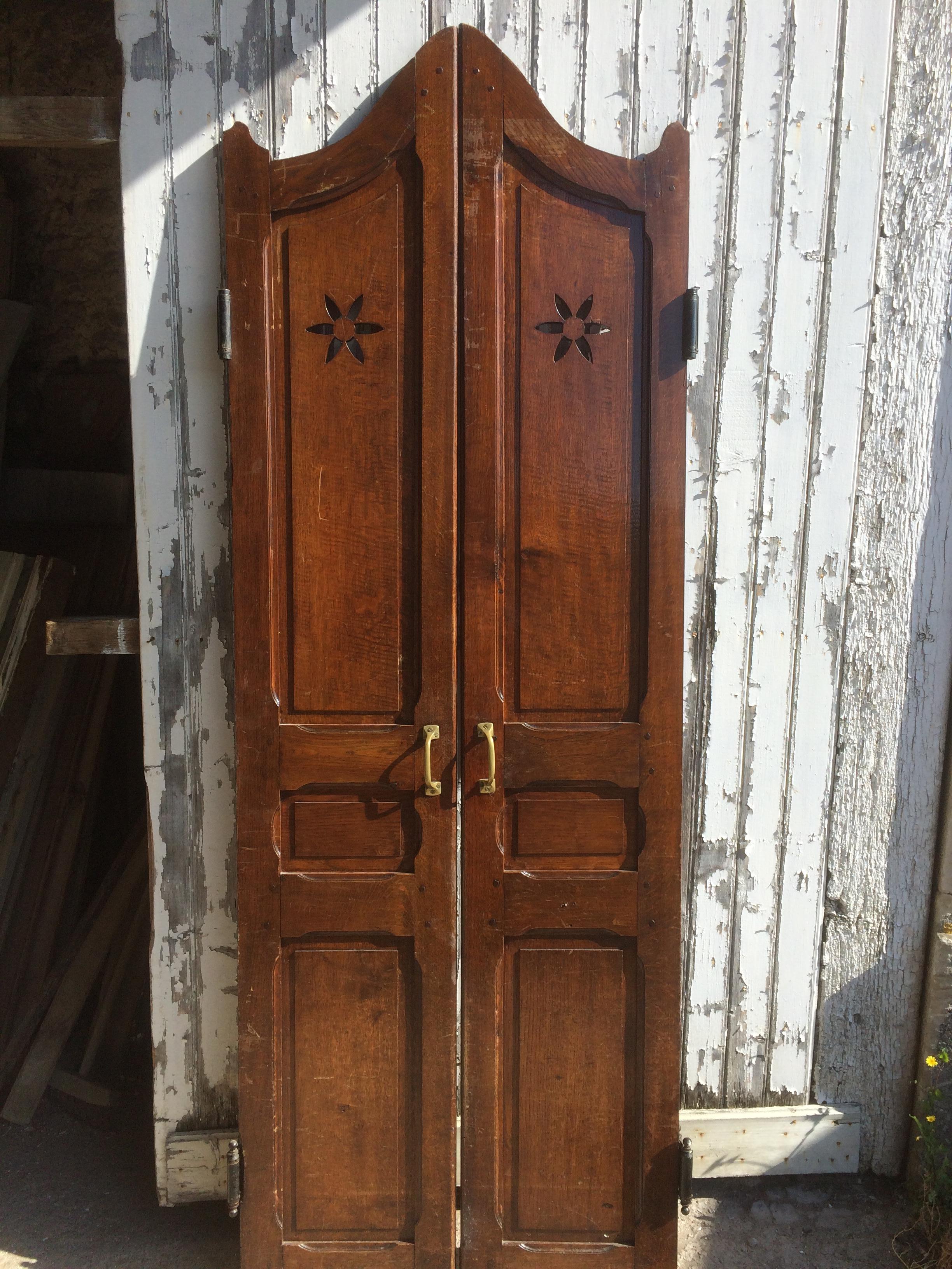 A pair of French antique solid wood door from 19th century in France.
Great quality of art work, ready for installation.
Available right now from our location in Los Angeles.
More info on demand.
