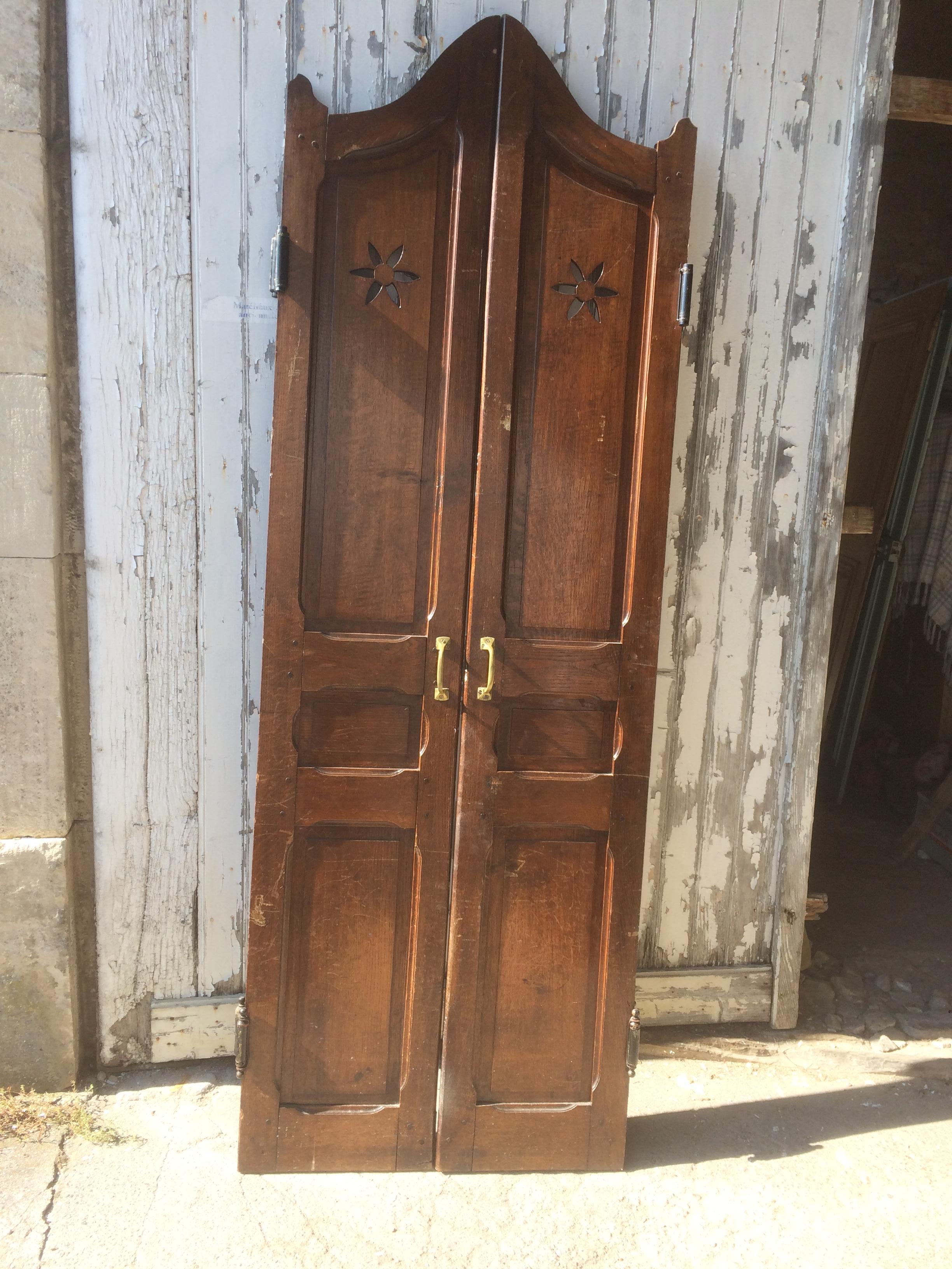 French Antique Solid Wood Door, 19th Century, France (Handgeschnitzt) im Angebot