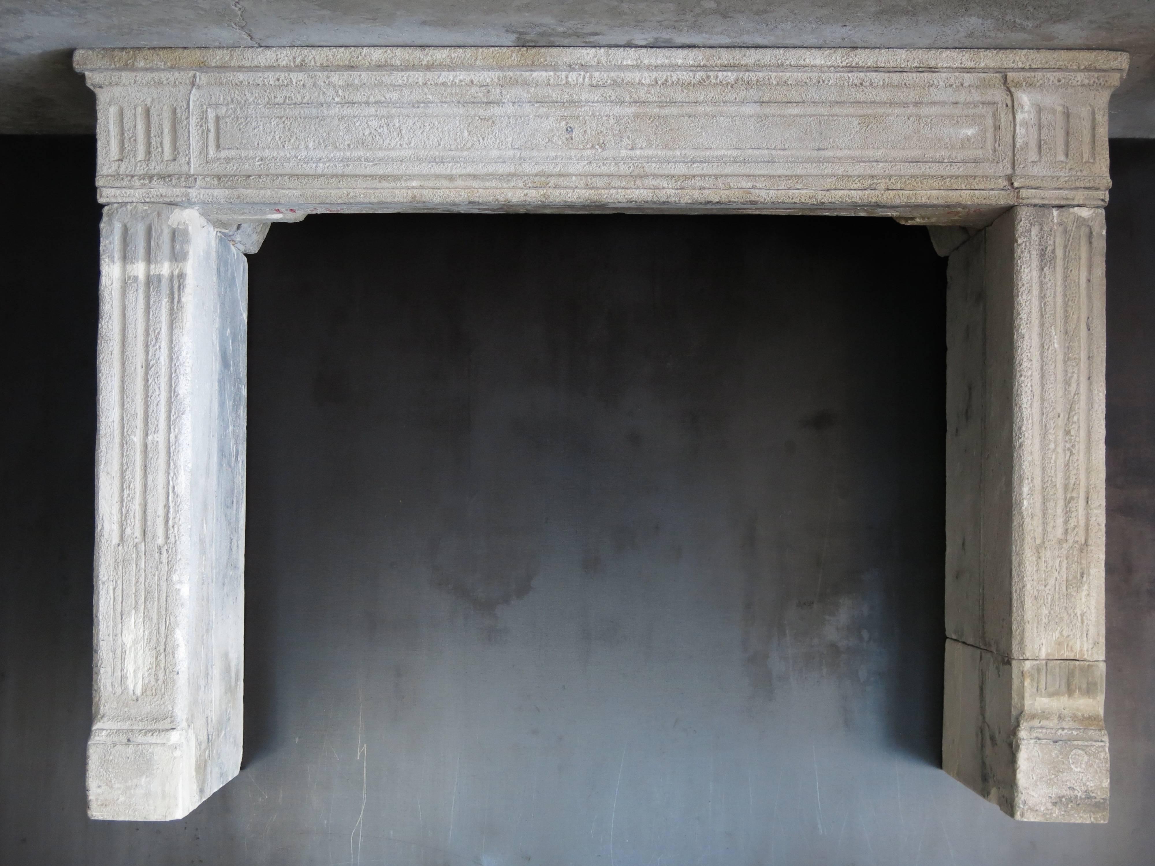 Original French Louis XVI Period Limestone Fireplace, circa 1790s, France In Good Condition For Sale In LOS ANGELES, CA