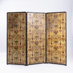 Paravento pieghevole d'epoca a tre pannelli in ecopelle con motivi chinoiserie, anni '40