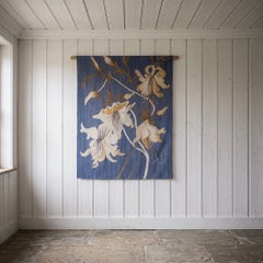 Midcentury wall hanging of flowers hand-woven in natural fibers, Poland 1980s