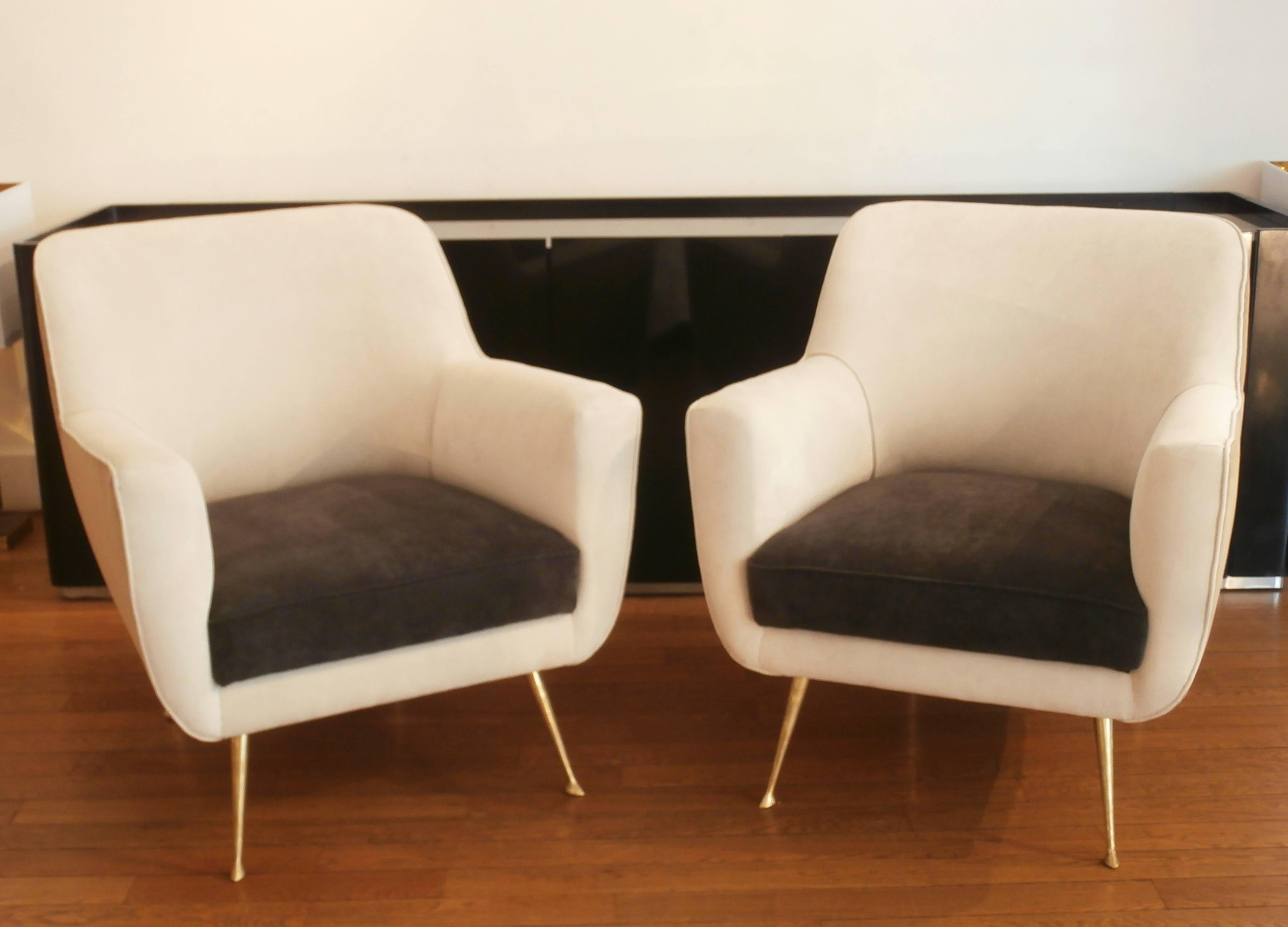 Mid-Century Modern Pair of Velvet Armchairs, 1960, Par ISA, Bergame, Italy