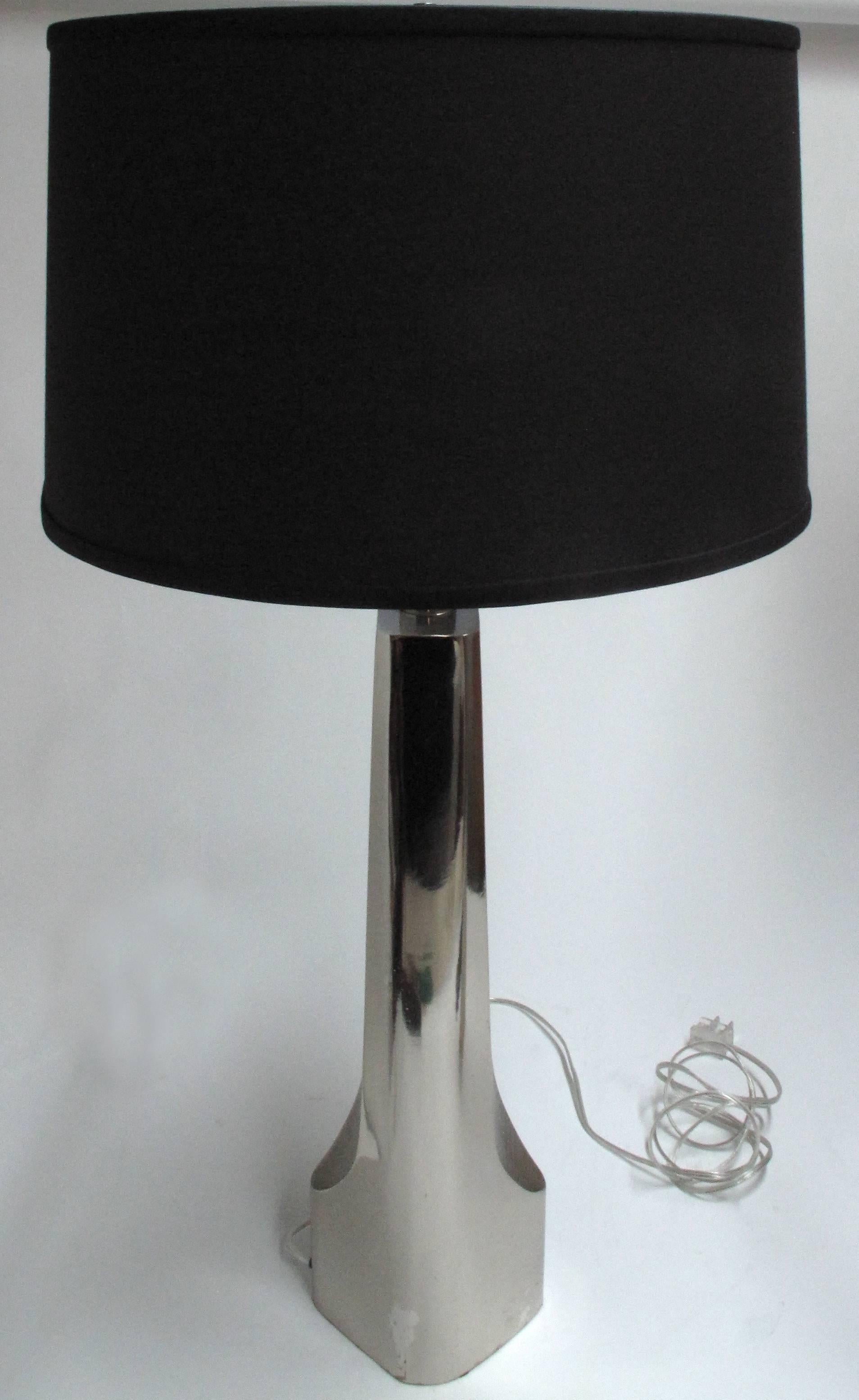 Mid-Century Modern Pair of Sculptural Nickel Lamps by Laurel For Sale