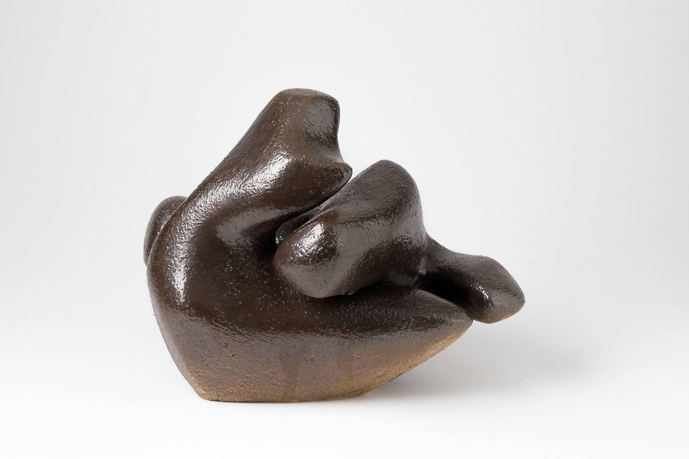 Elegant Stoneware Abstract Sculpture by Tim Orr In Excellent Condition In Neuilly-en- sancerre, FR