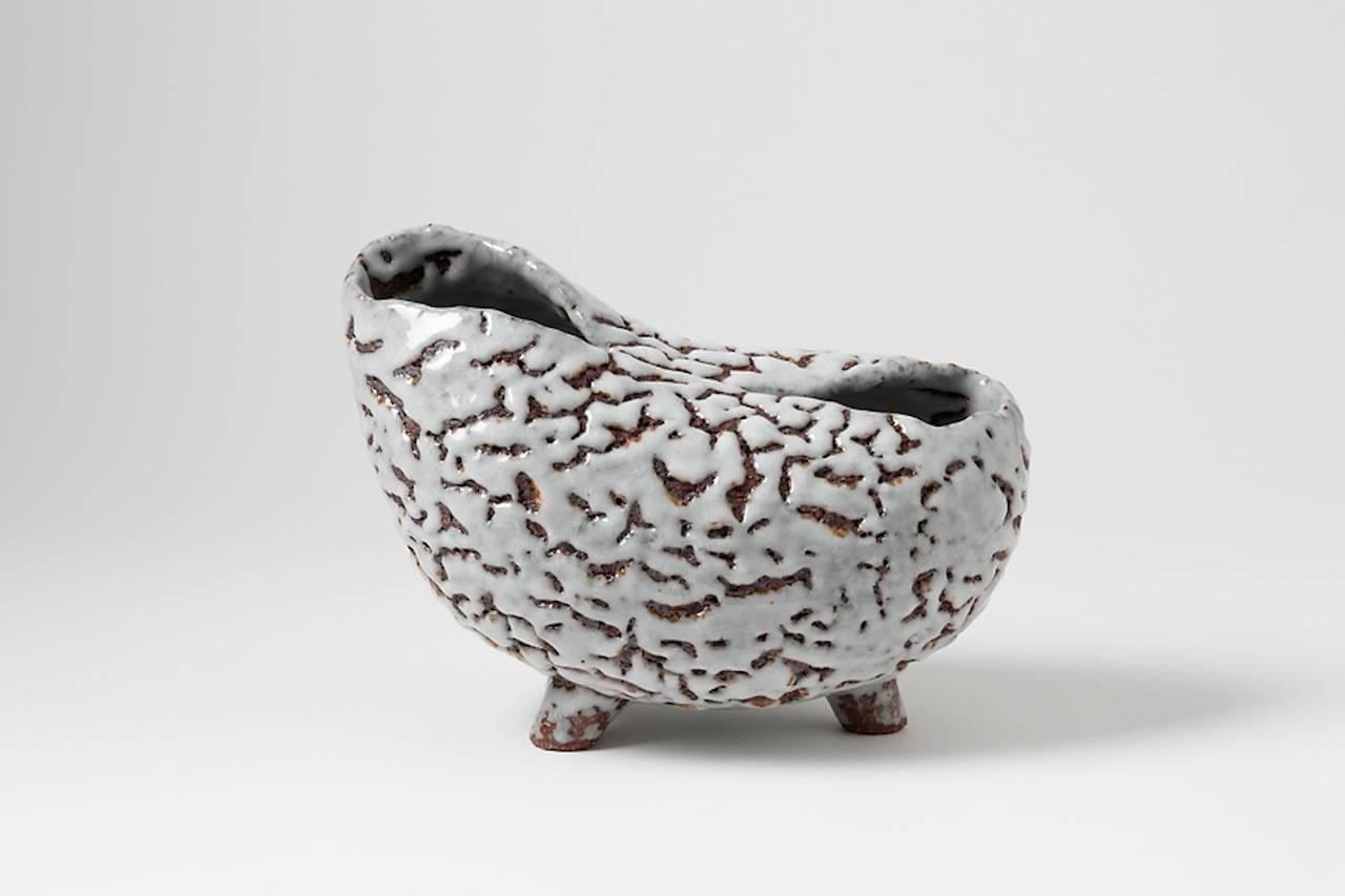 A contenporary ceramic by Rozenn Bigot with white glaze decoration.
Unique piece.
Signed 