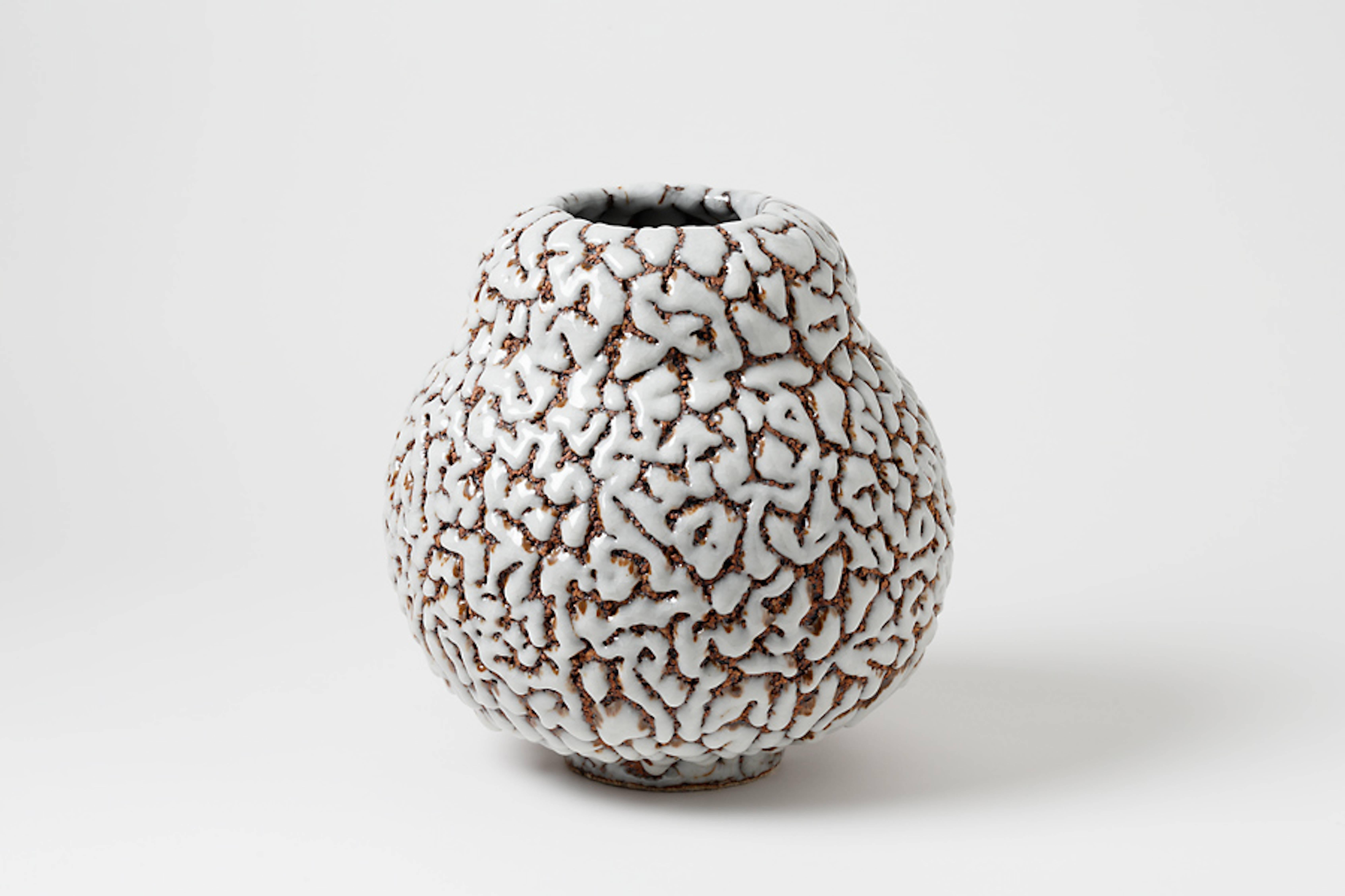 Contemporary Ceramic Vase by Rozenn Bigot In Excellent Condition In Neuilly-en- sancerre, FR