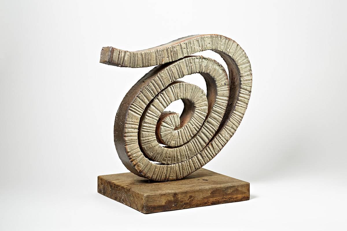 An important stoneware sculpture by Gustave Tiffoche, circa 1970-1980.
Original wood base and perfect original conditions.
Unique piece.