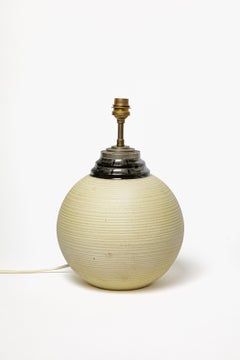 Lampada da tavolo in ceramica bianca e nera in stile Art Déco del XX secolo, firmata Luc Lanel, 1940