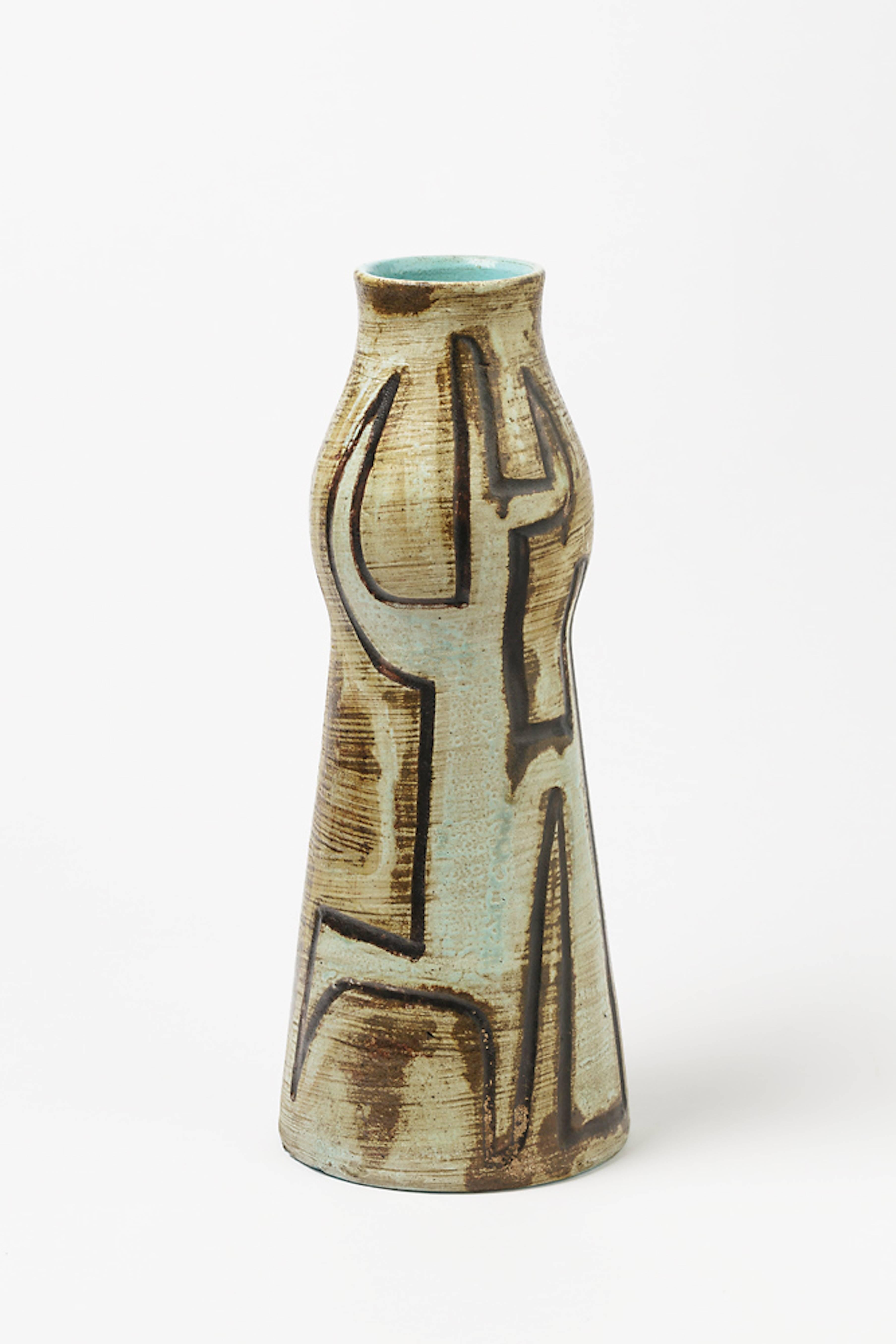 An extraordinary ceramic vase by Accolay with a unique abstract decoration.
Perfect original conditions.
Signed under the base “Accolay,”
circa 1960-1970.