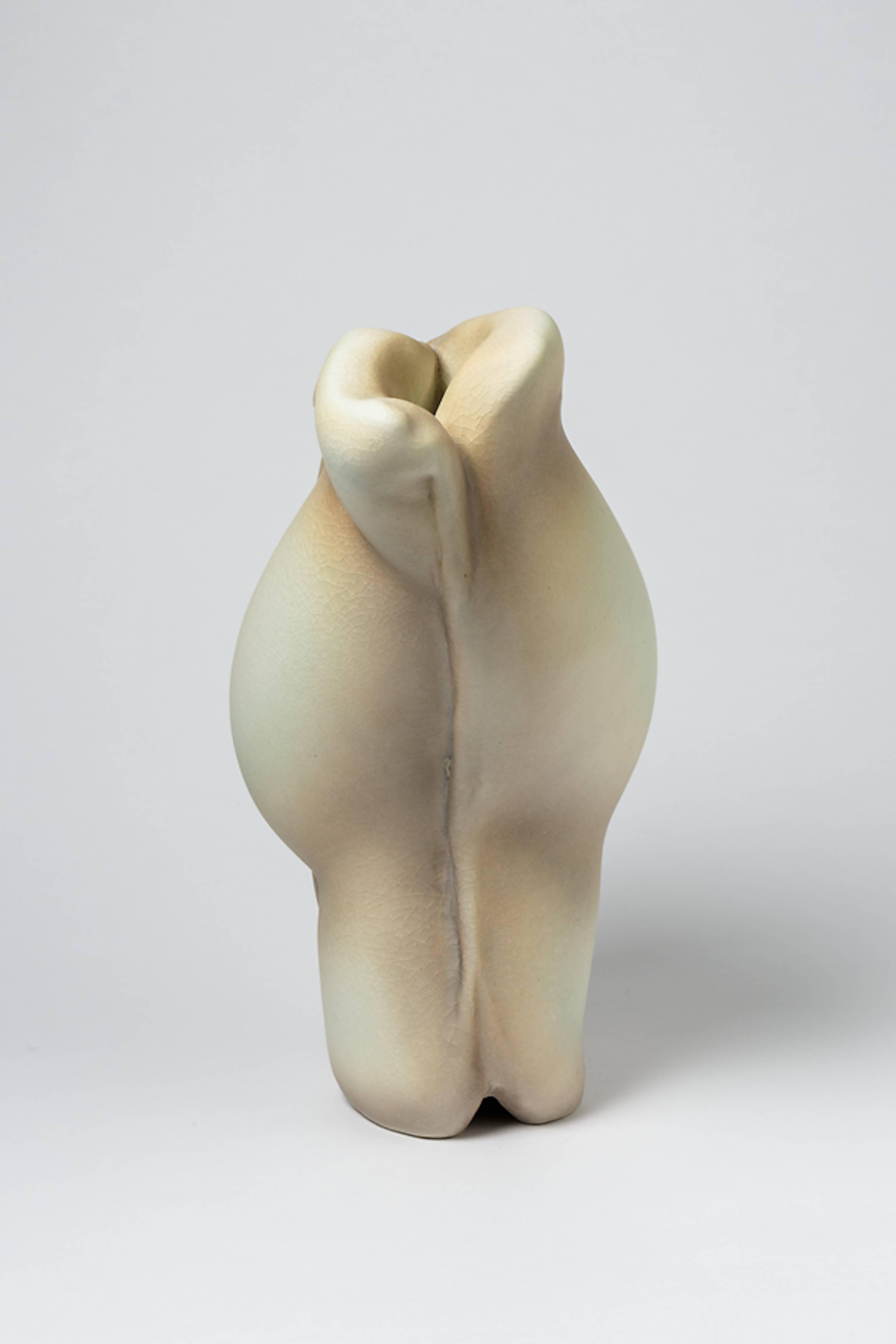 A porcelain sculpture by Wayne Fischer (French-American).
Unique piece.
Signed at the base 
