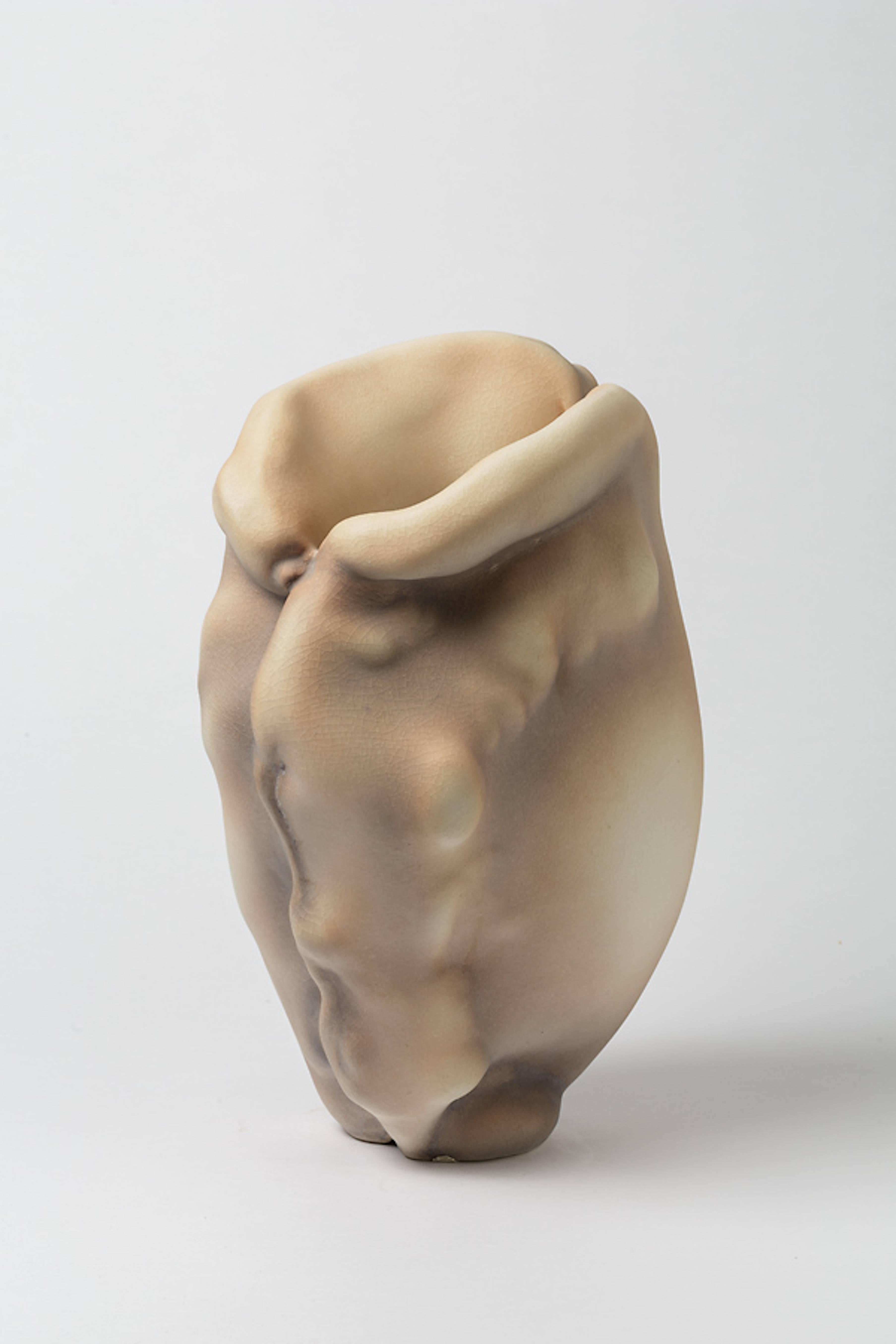 A porcelain sculpture by Wayne Fischer.
Unique piece.
Signed at the base 