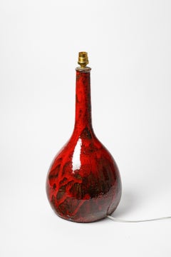 Lampe de table en céramique rouge et noire, design du XXe siècle, par Gérard Hoffmann, Vallauris