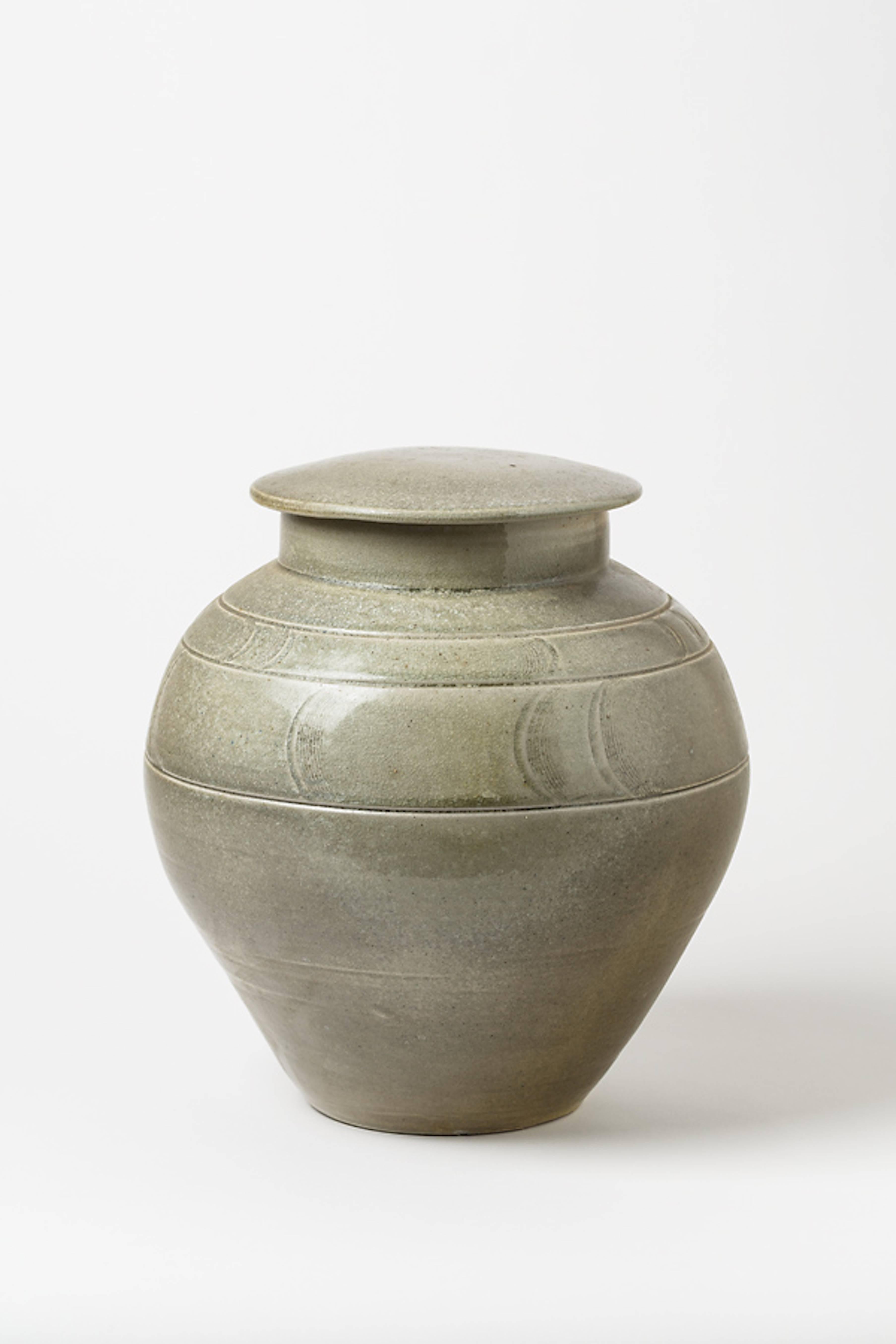 Beaux Arts green ceramic Stoneware Pot by Antoine de Vinck, circa 1980 For Sale