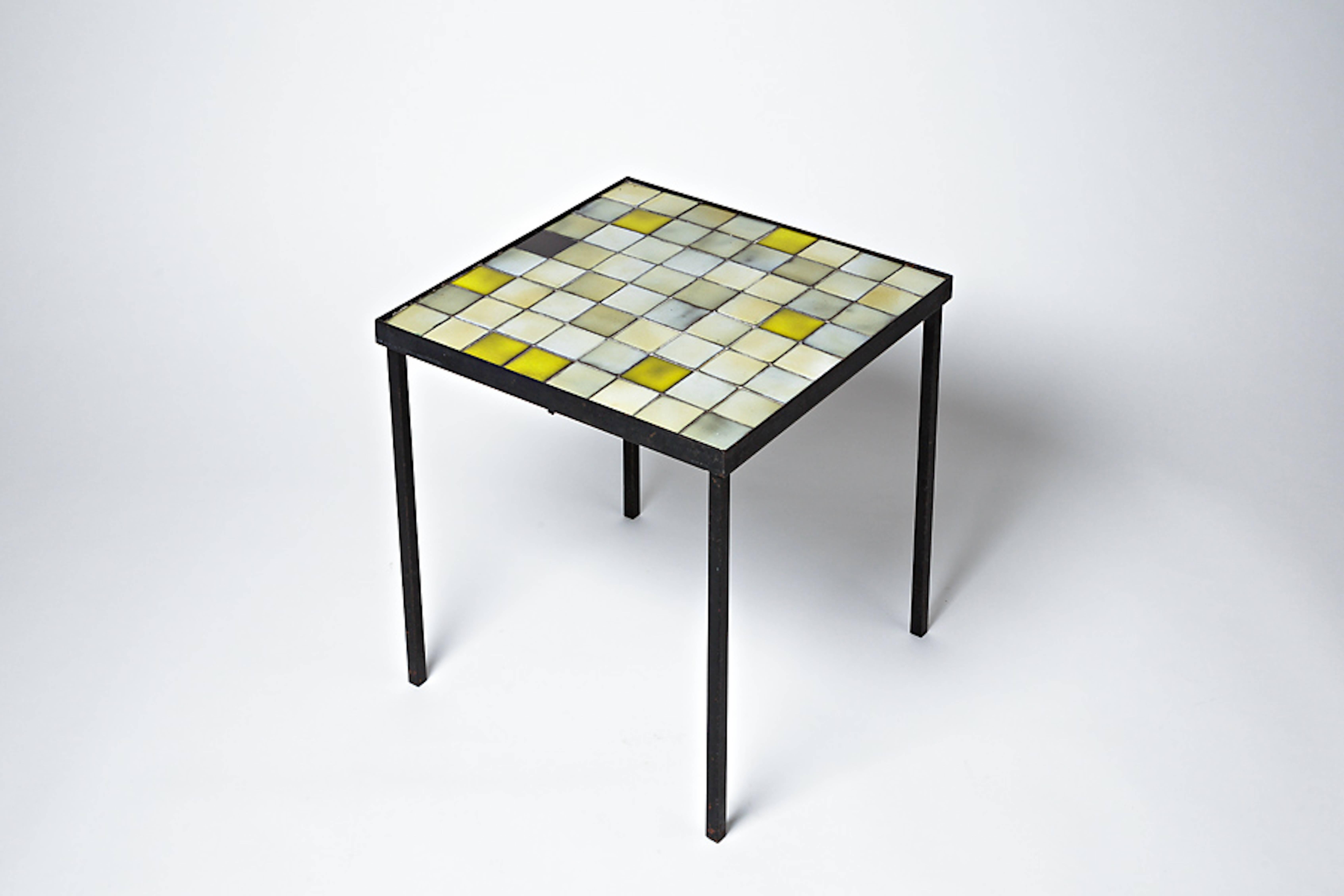 A coffee table by Mado Jolain, France.
Perfect original conditions,
circa 1960.