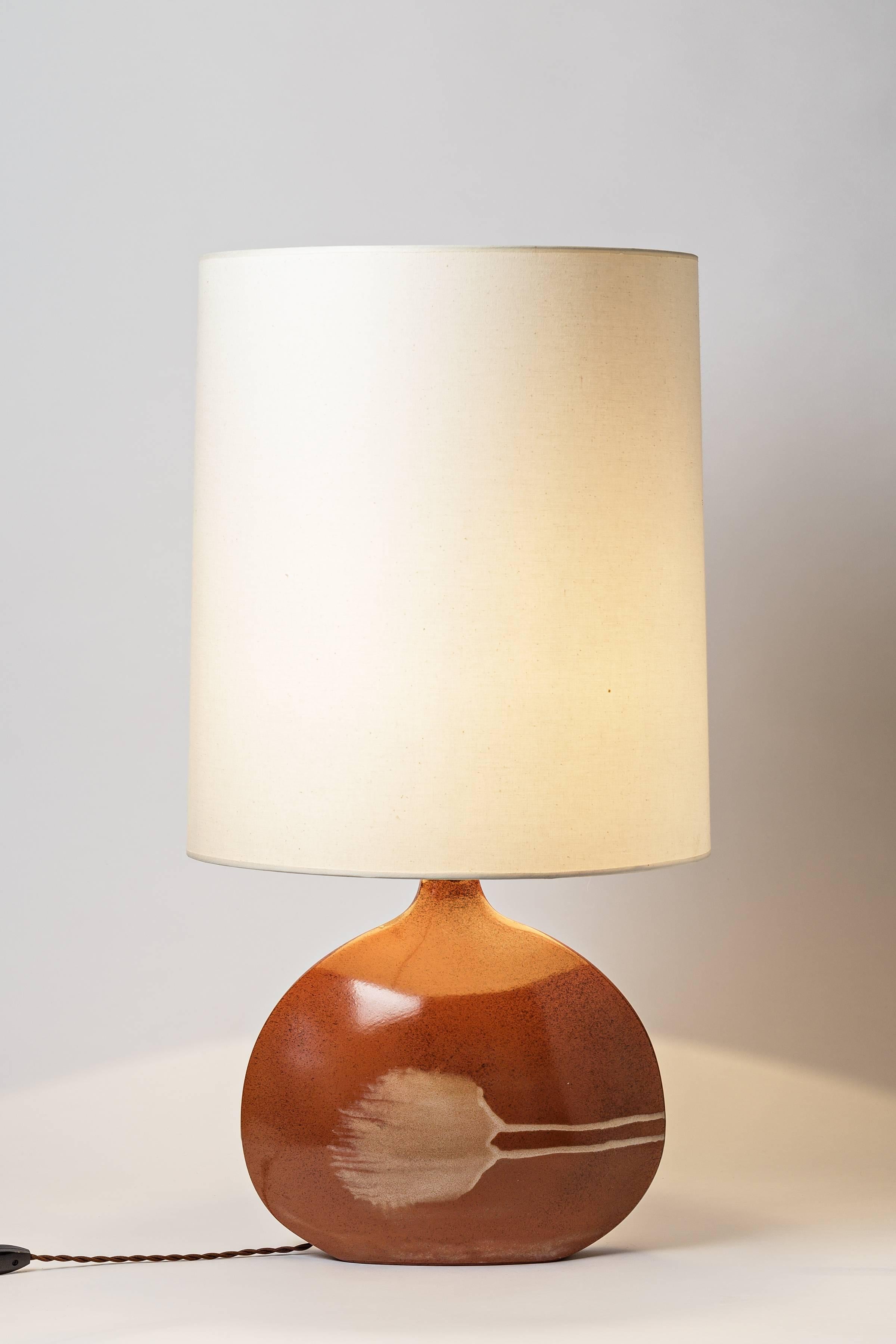 Beaux Arts Ceramic Lamp by Roset, circa 1970 For Sale