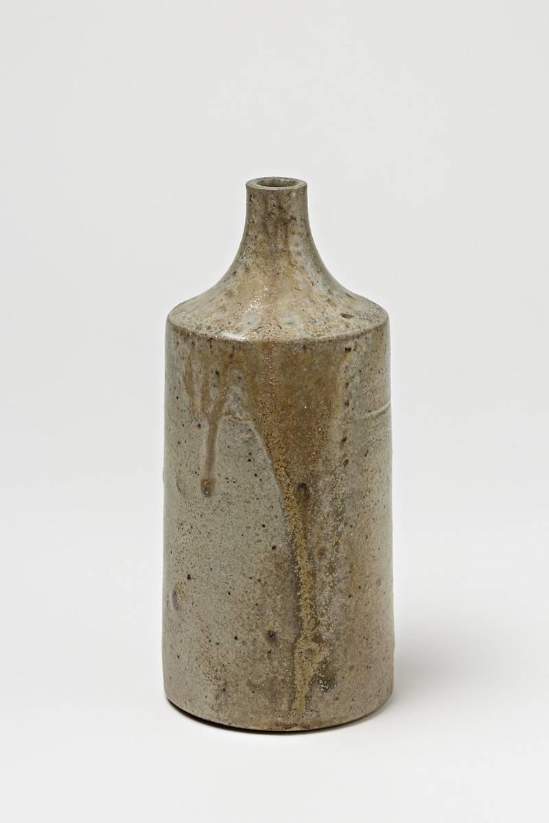 A stoneware bottle-vase by Robert Deblander.
Perfect conditions.
Unique piece.
Artist monogram at the base,
circa 1960-1970.
