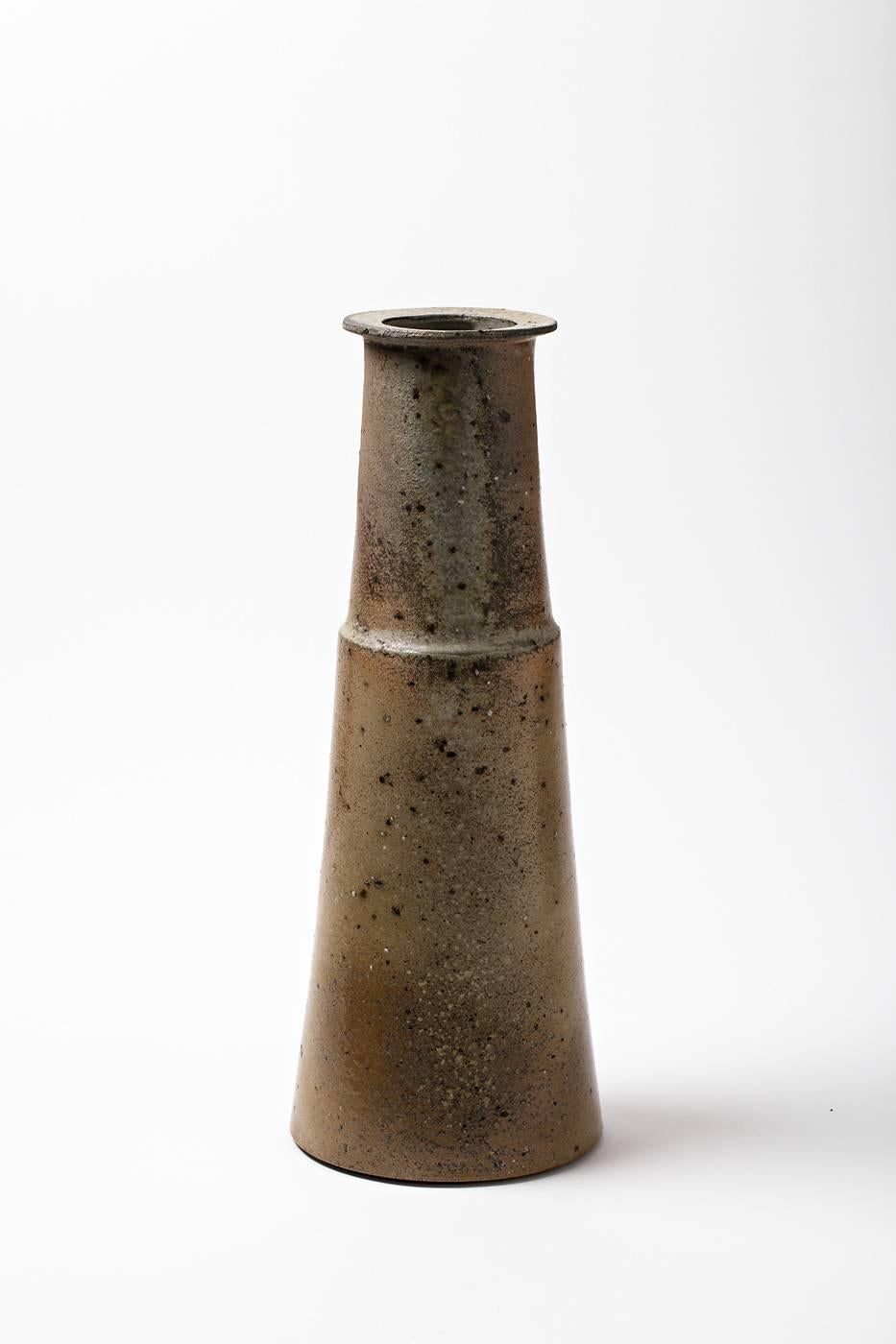 A big stoneware vase by Robert Deblander.
Perfect original conditions.
Unique piece.
Artist monogram at the base,
circa 1970.