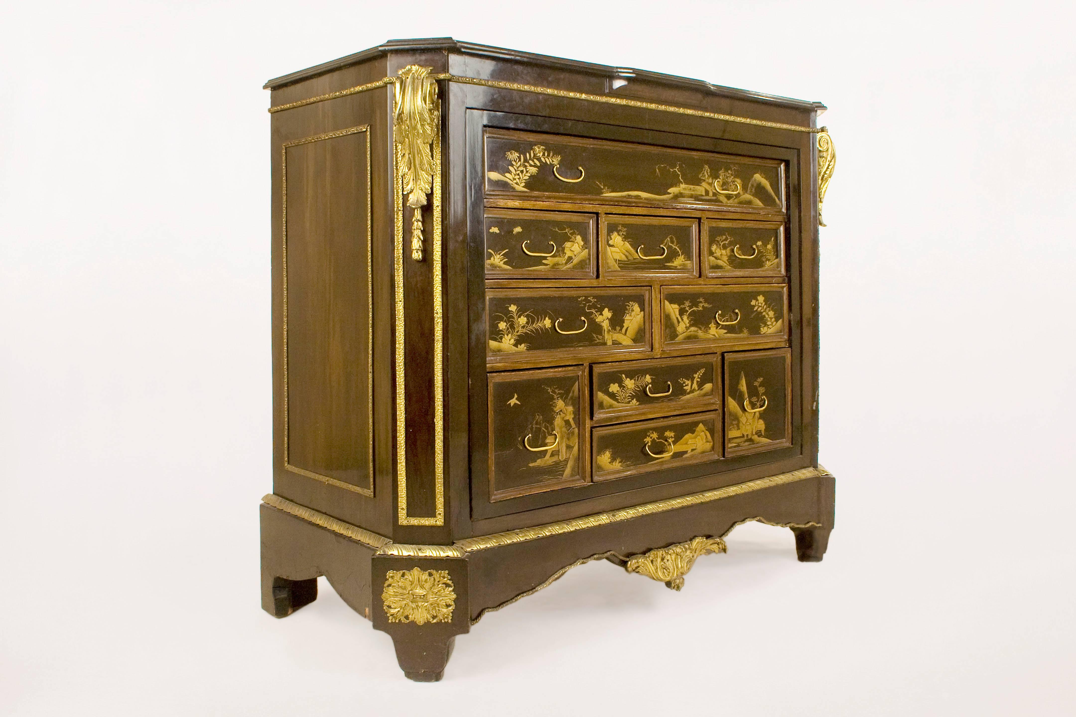 19th century gilt bronze-mounted lacquered commode.
19th century French commode structure made with the drawers of an 18th century lacquered Japanese cabinet.
Unique and very rare piece,
circa mid-19th century, Paris, France.
Good antique