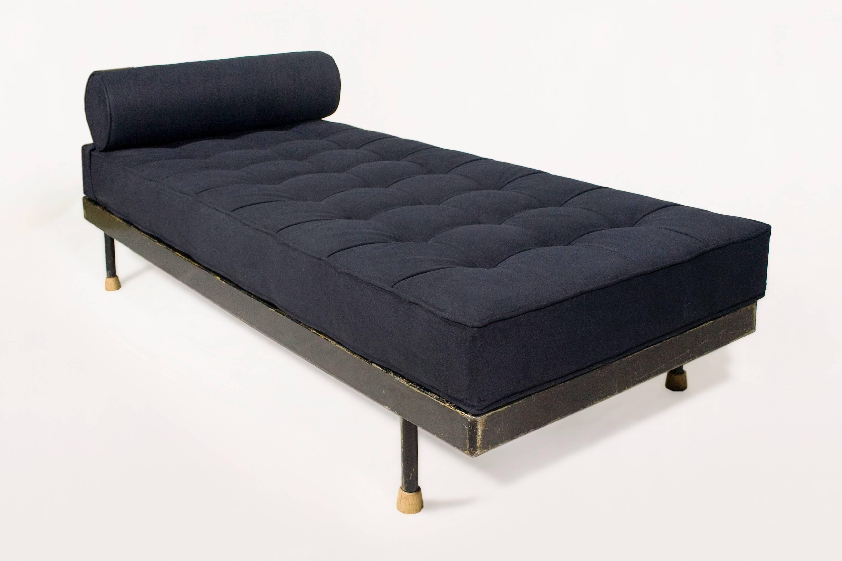 Jean Prouvé SCAL nº 450 daybed.
Bent sheet steel, steel tube and wood.
France, circa 1950.
New Mattress and Upholstery.
Documentation: Renée Diamant, Lits isolés ou jumelés , dans L’Architecture d’Aujourd’hui , sept-oct 1954, p.36.
Good
