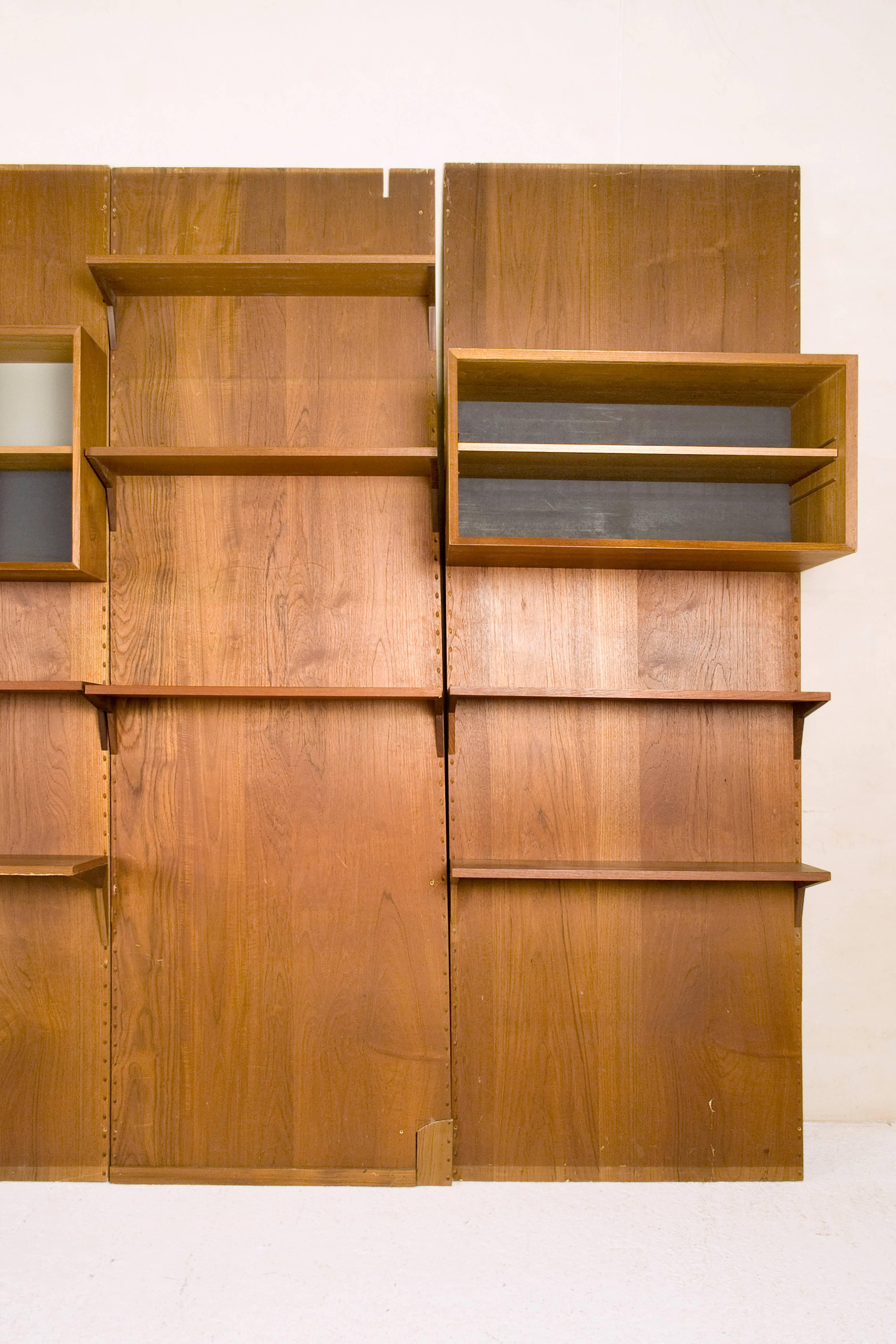 Teak Wall Unit by Poul Cadovious, circa 1950, Denmark In Good Condition In Girona, Spain