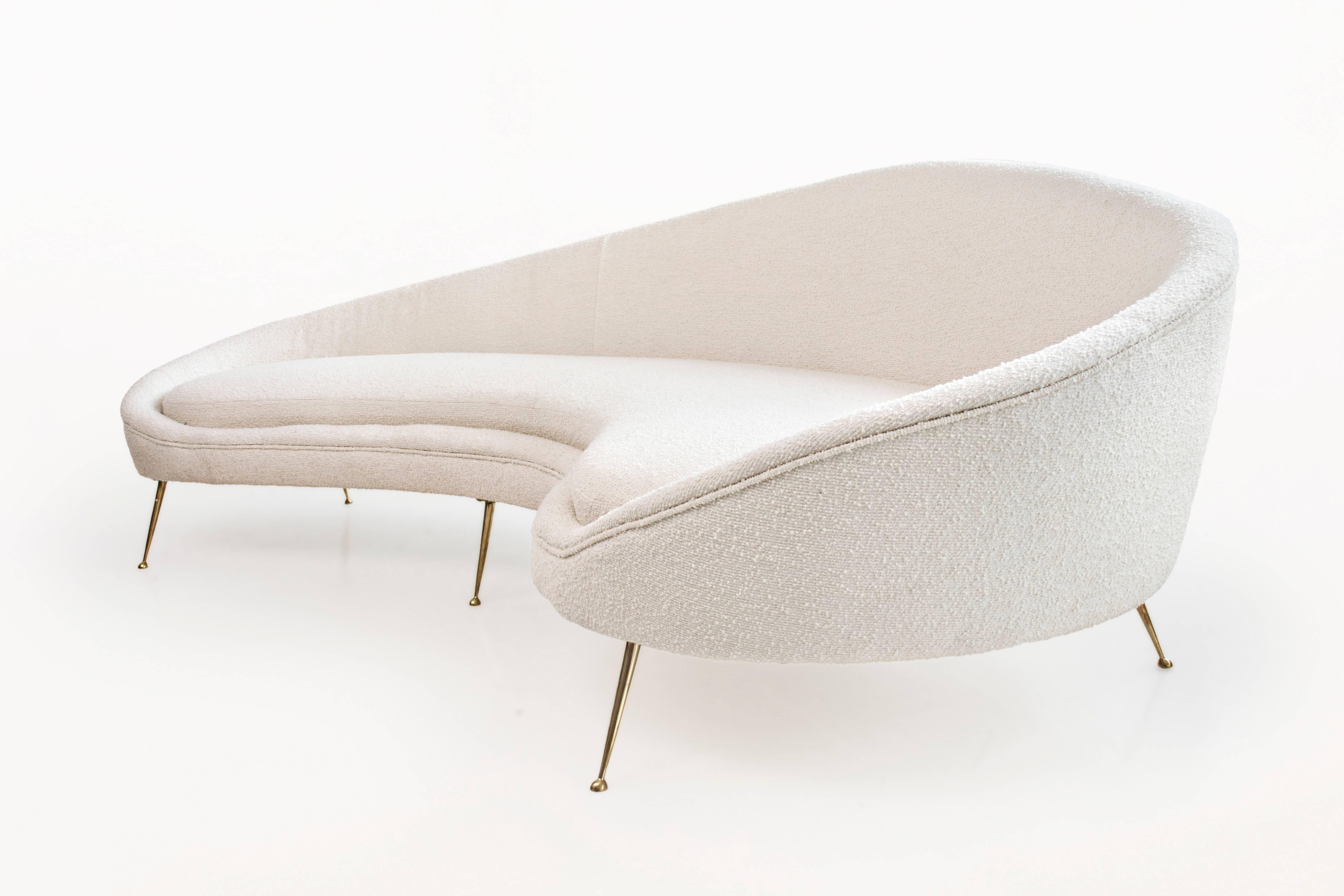 Sofa by Federico Munari
Curved, organic-form
Recently re-upholstered
Brass legs
Iconic midcentury elegance,
circa 1950, Italy.
Very good vintage condition.