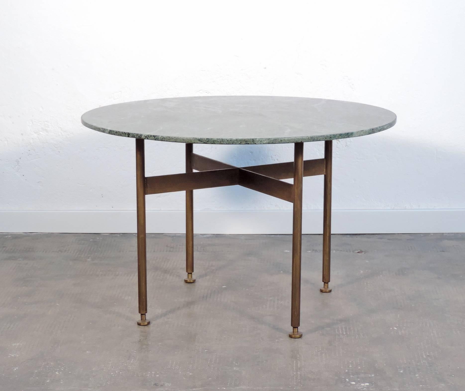 Splendid coffee table attributed to Gio Ponti