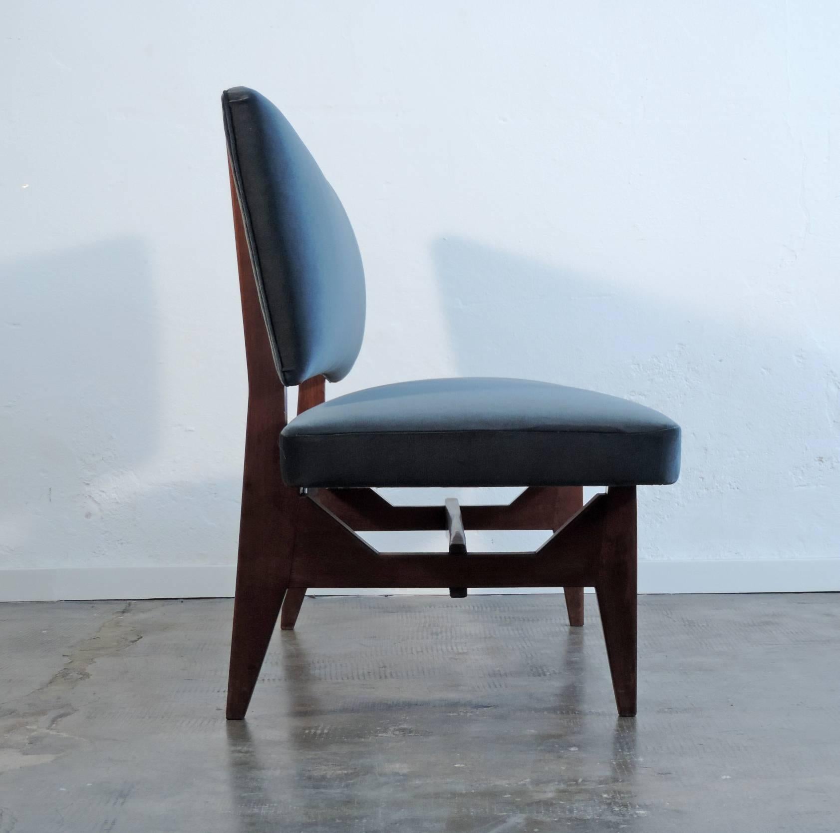 Mid-Century Modern Splendid Italian Settee