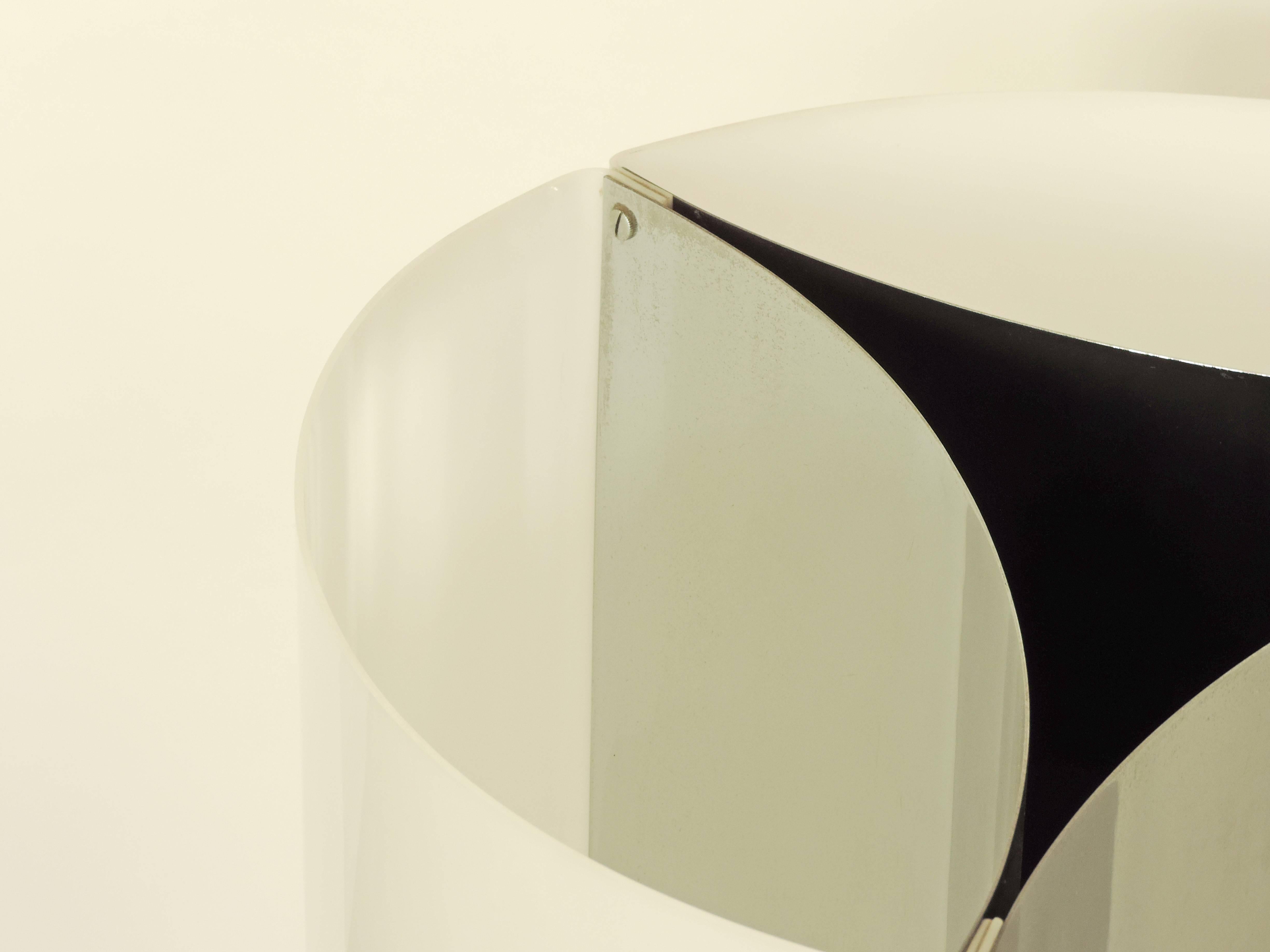 Massimo Vignelli model 526g table lamp for Arteluce.