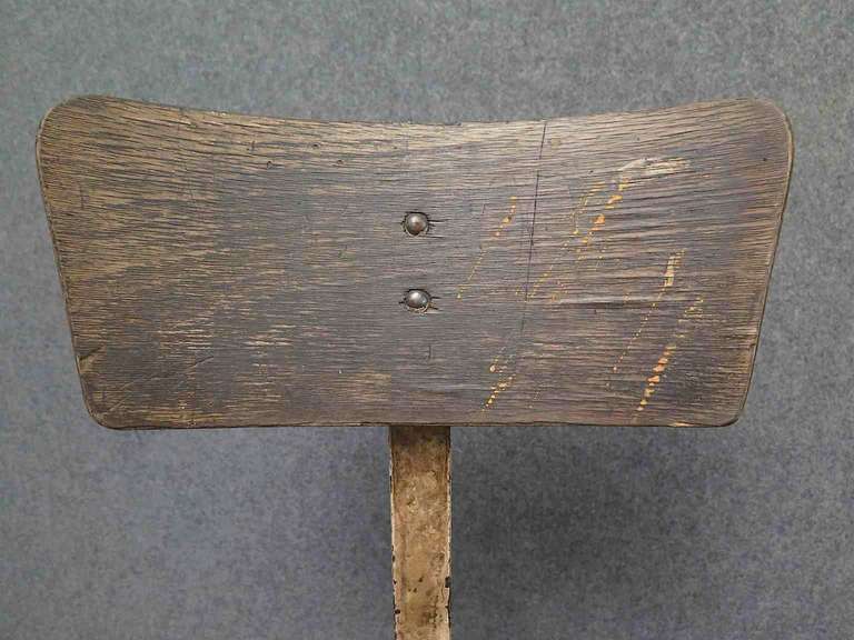 Milieu du XXe siècle Tabouret industriel italien rond en métal du milieu du siècle dernier, 1960 en vente