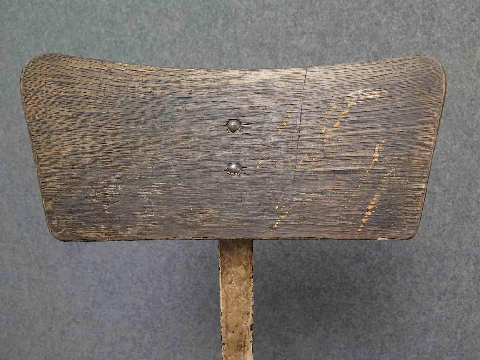 Tabouret industriel italien rond en métal du milieu du siècle dernier, 1960 en vente 4