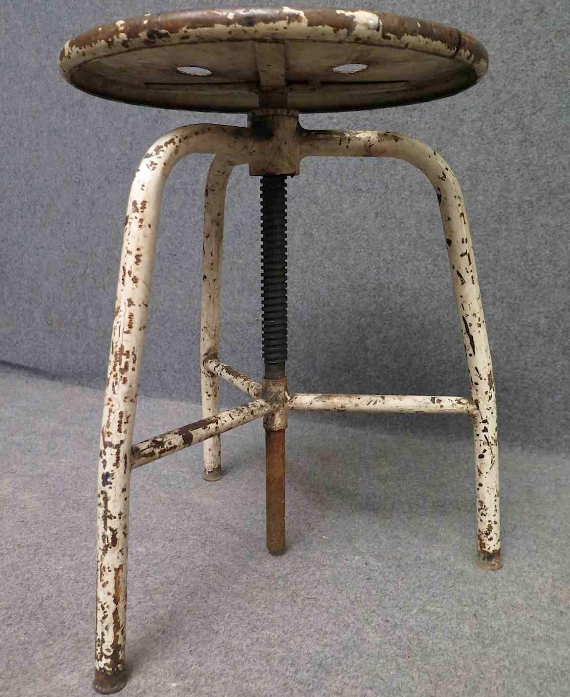 Midcentury Round Metal Italian Swivel Chair / Industrial Stool, 1960 For Sale 2