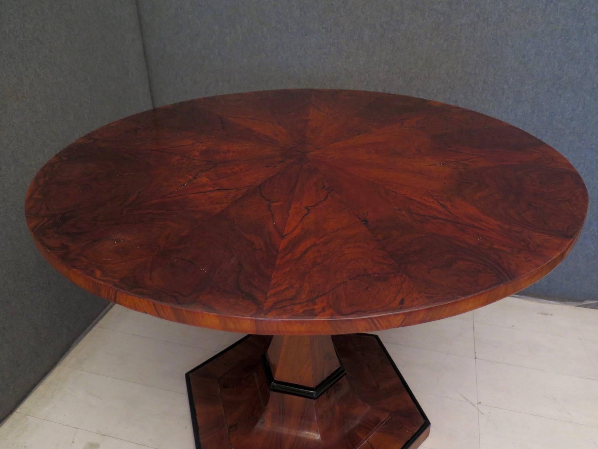 Biedermeier Round Walnut Wood Austrian Folding Table, 1920 13