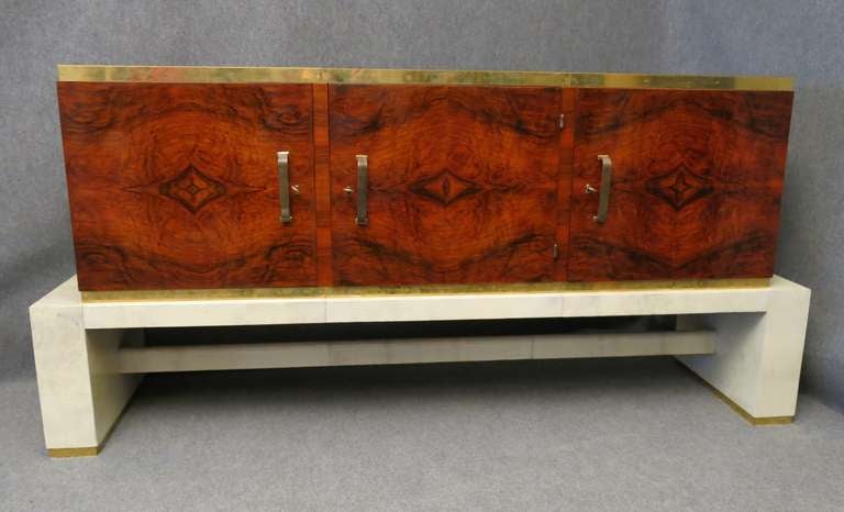 Art Deco Walnut Goat Skin and Brass Italian Sideboard, 1920 In Excellent Condition In Rome, IT