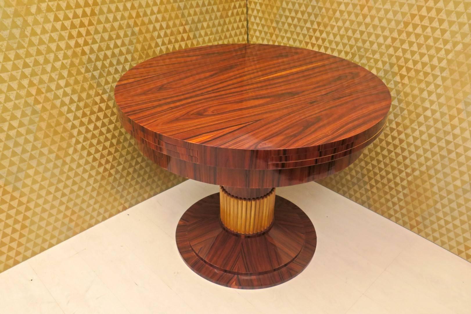 Art Deco Walnut and Maple Extendable Table, 1930 3