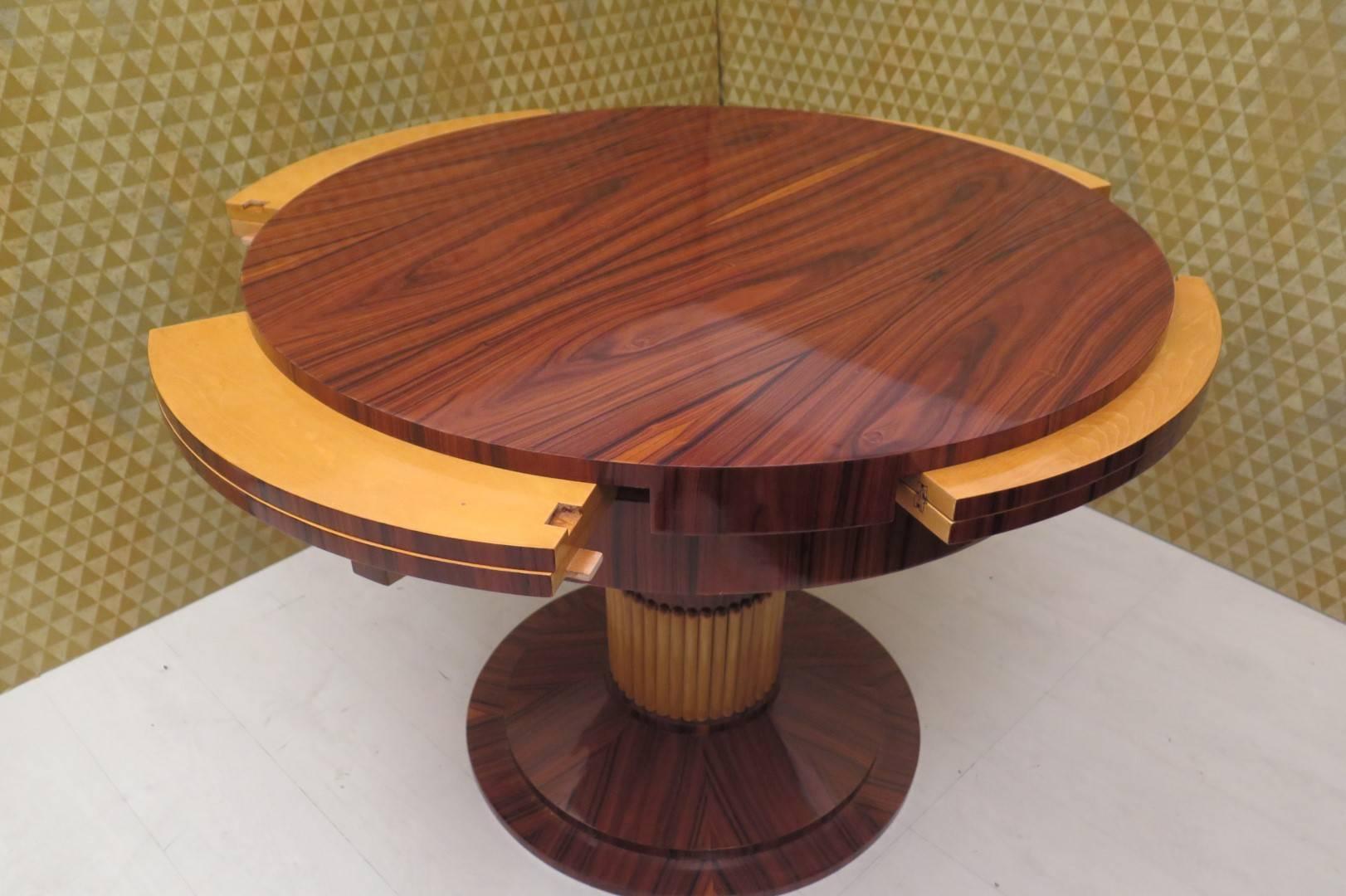 Art Deco Walnut and Maple Extendable Table, 1930 4