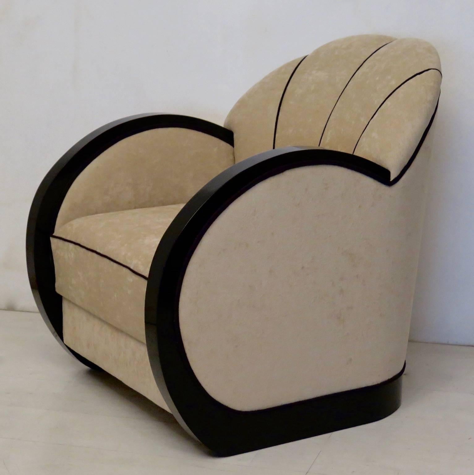 Couple Italian Art Deco Armchairs, 1930s In Excellent Condition In Rome, IT