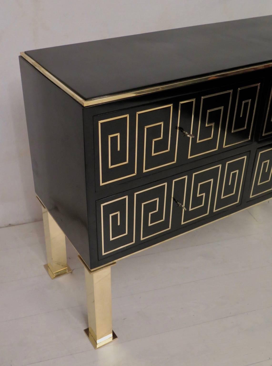 1950 Black Lacquered and Brass Inlays Italian Midcentury Chest of Drawers In Excellent Condition In Rome, IT