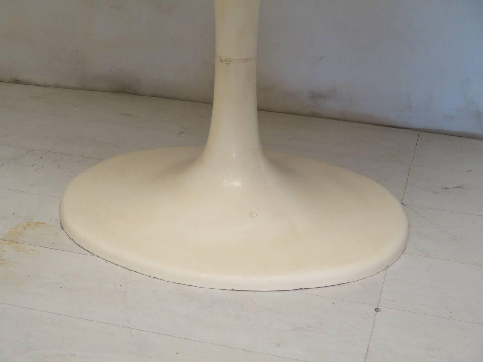 Mid-Century Modern Tulip Oval Table, 1970 For Sale