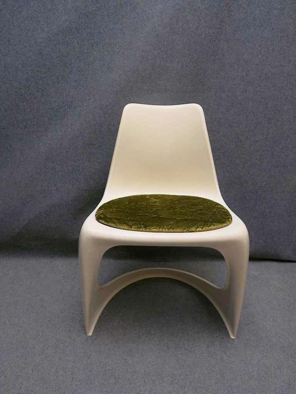 Pair of Ostergaard Steen Plastic White Chairs, 1970 For Sale at 1stdibs
