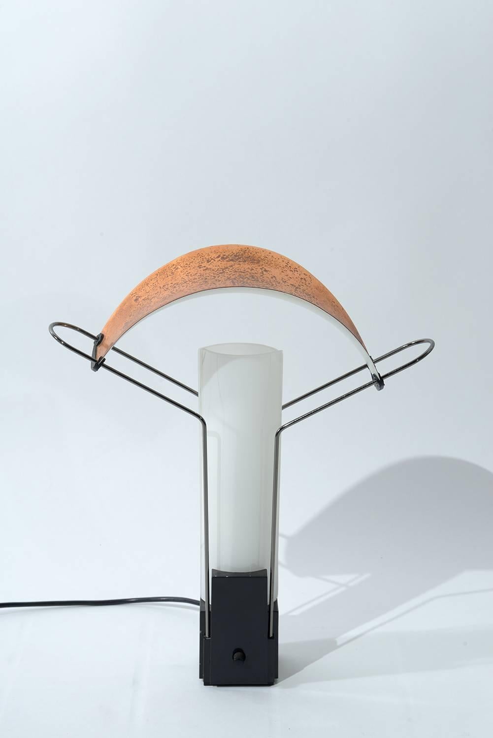 KIng e Miranda Lamp ,Plastic base diffuser on glass and reflector on metal and copper.
Signed Arteluce, Palio, made in Italy, 1985.