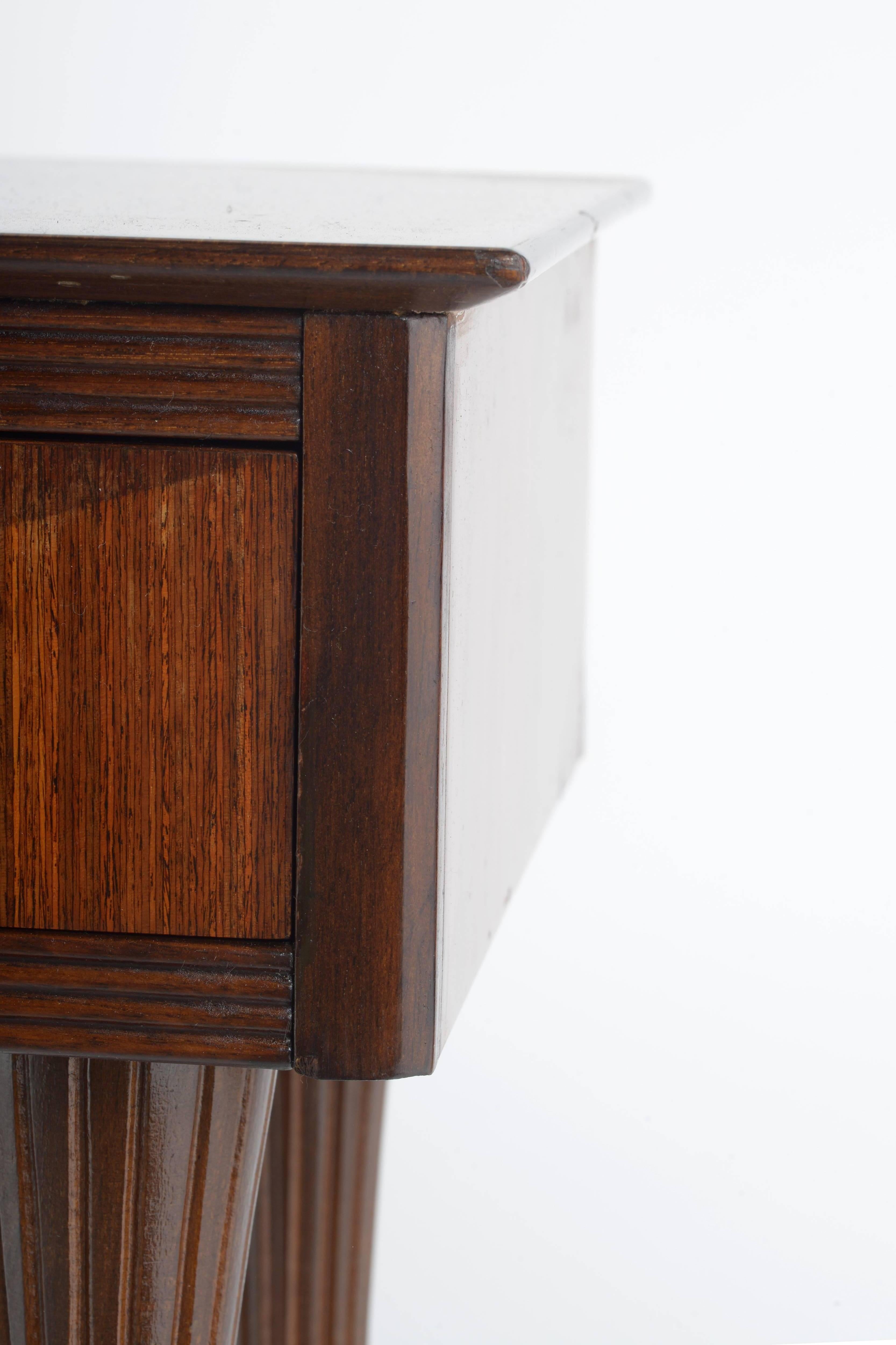 Pair of Elegant Exotic Wood Italian 1950s Nightstands or Side Tables 5