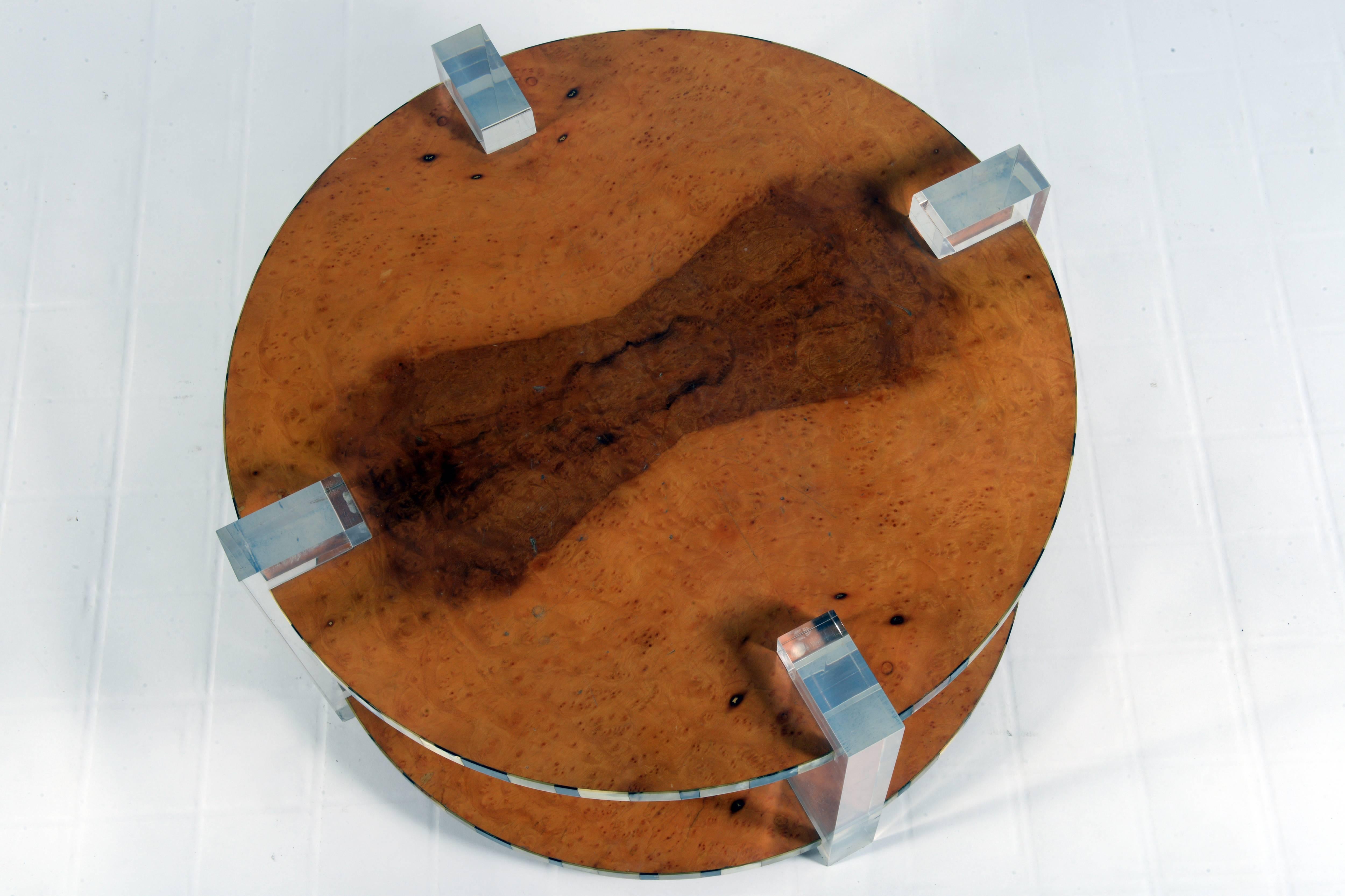 Outstanding High Quality Italian 1960s Round Lucite and Tuja Burl Coffee Table 2