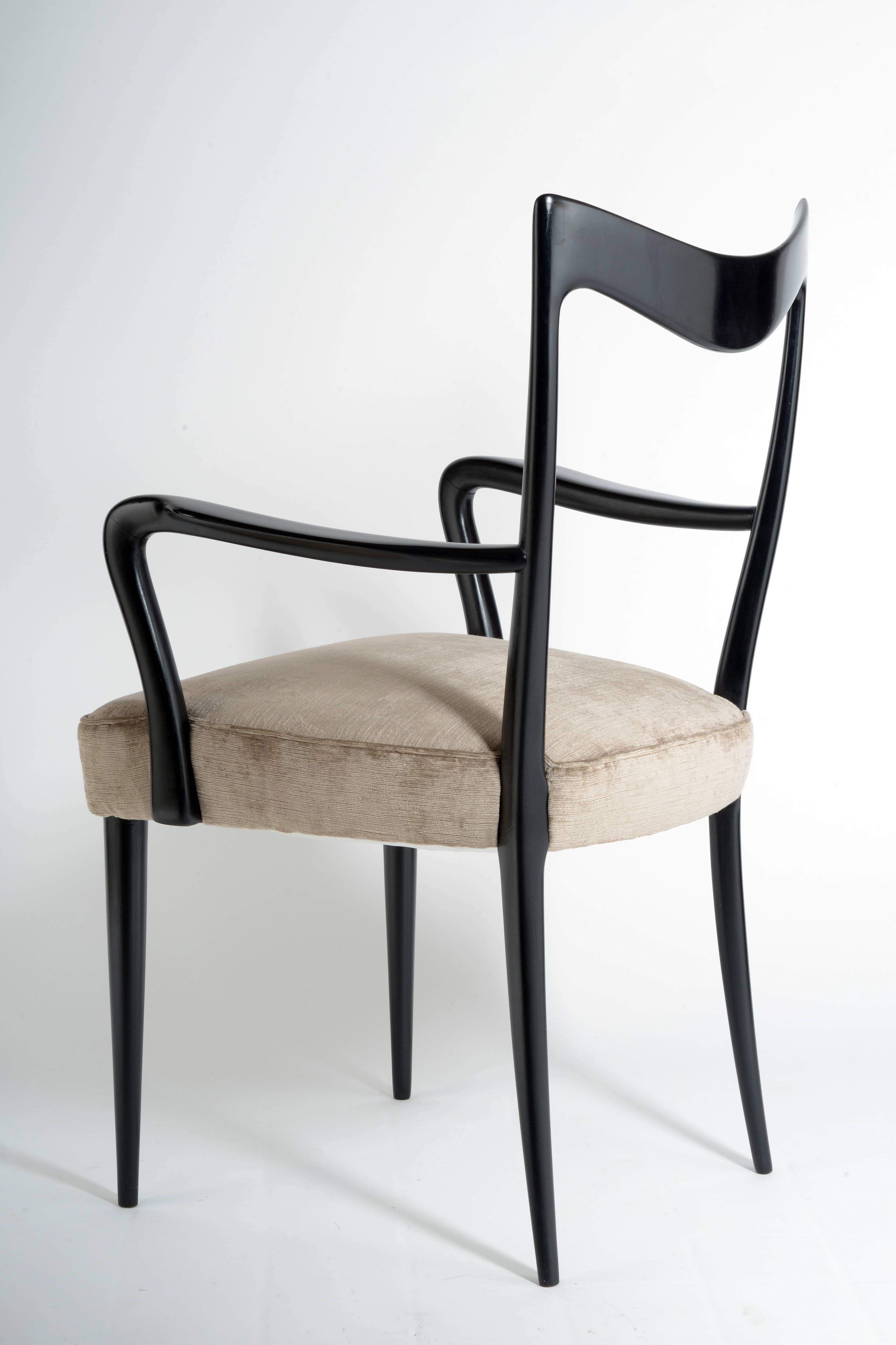 Mid-20th Century Italian 1950s Black Lacquered Solid Wood Chairs with Arms by Cesare Lacca