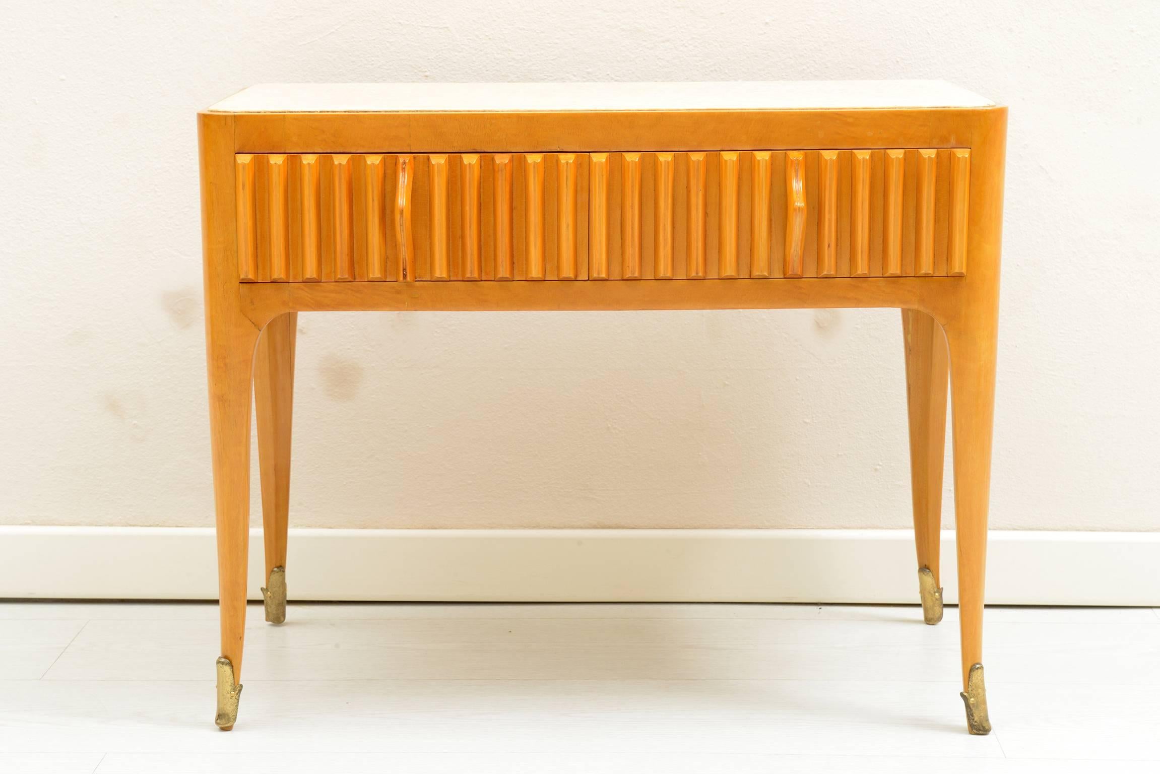 Mid-Century Modern Pair of Outstanding Side Table or Nightstand Attributed to Paolo Buffa